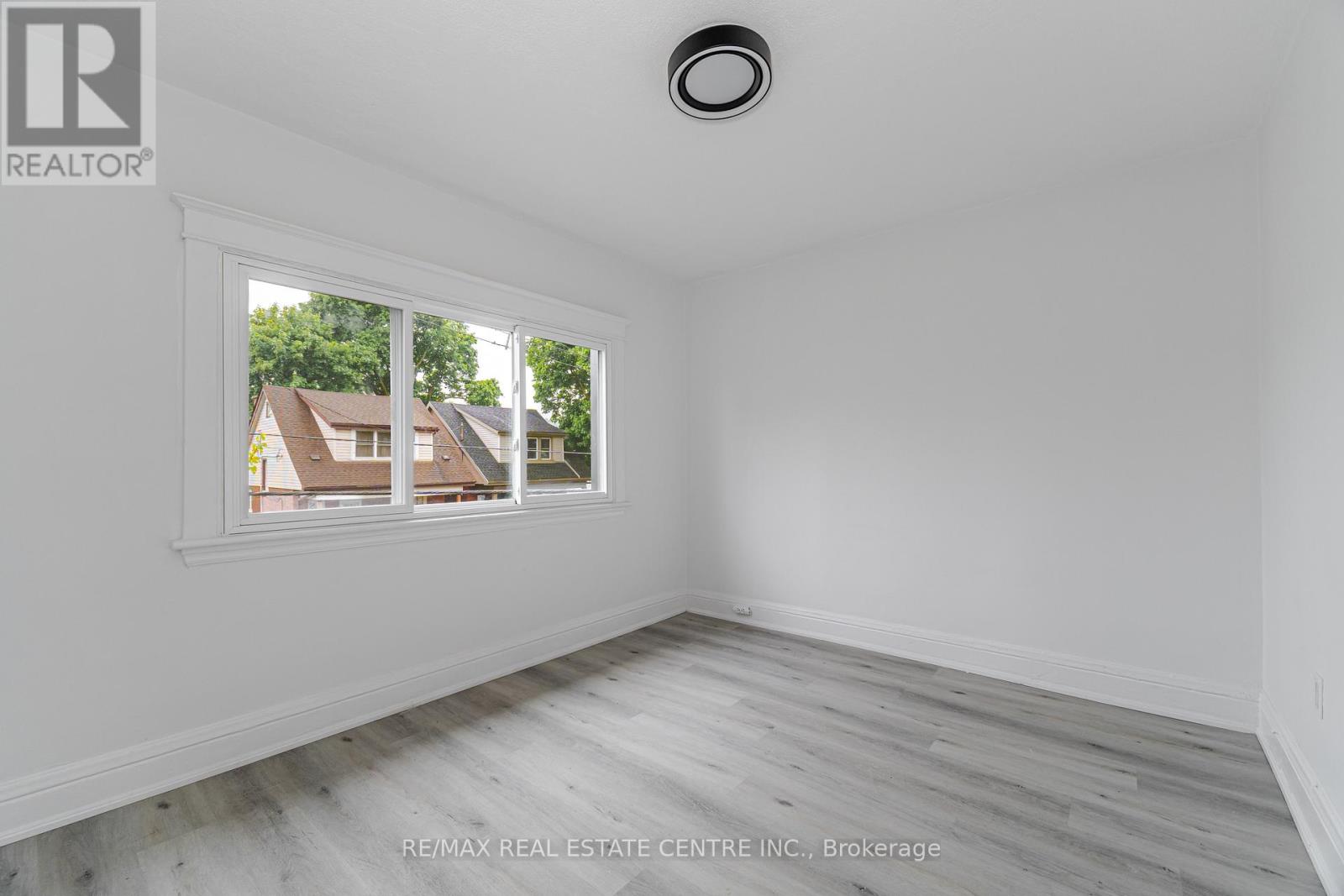 463 Dunsmure Road, Hamilton, Ontario  L8L 1X4 - Photo 16 - X12149094