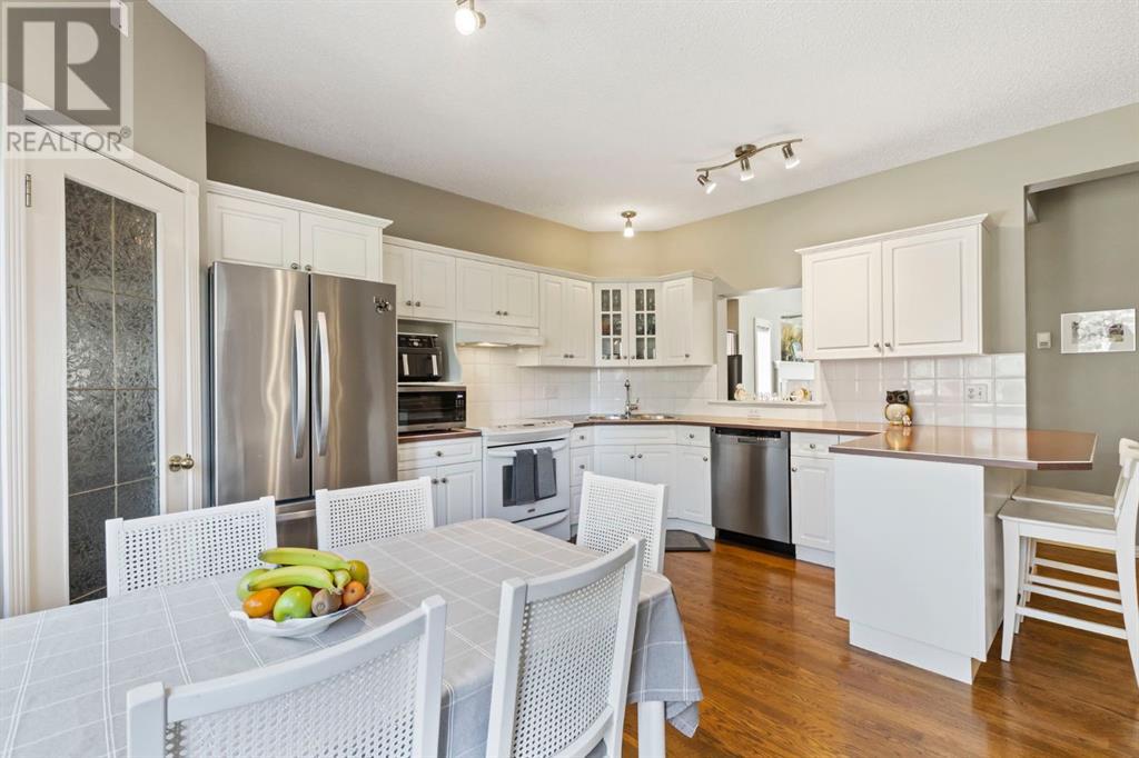 Property at 10, 438 31 Avenue NW image 3