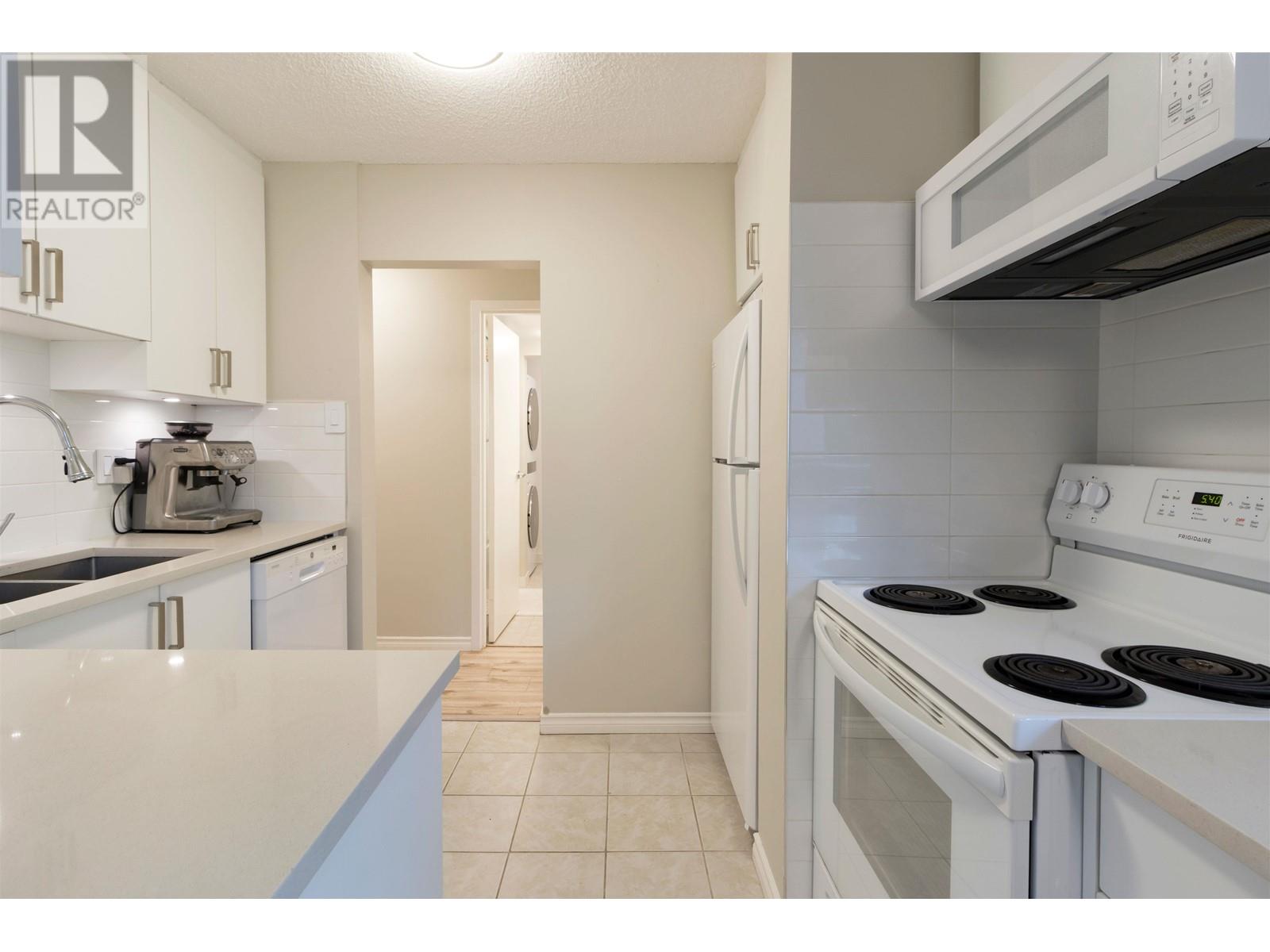 304 9521 Cardston Court, Burnaby, British Columbia  V3N 4R8 - Photo 10 - R3003025