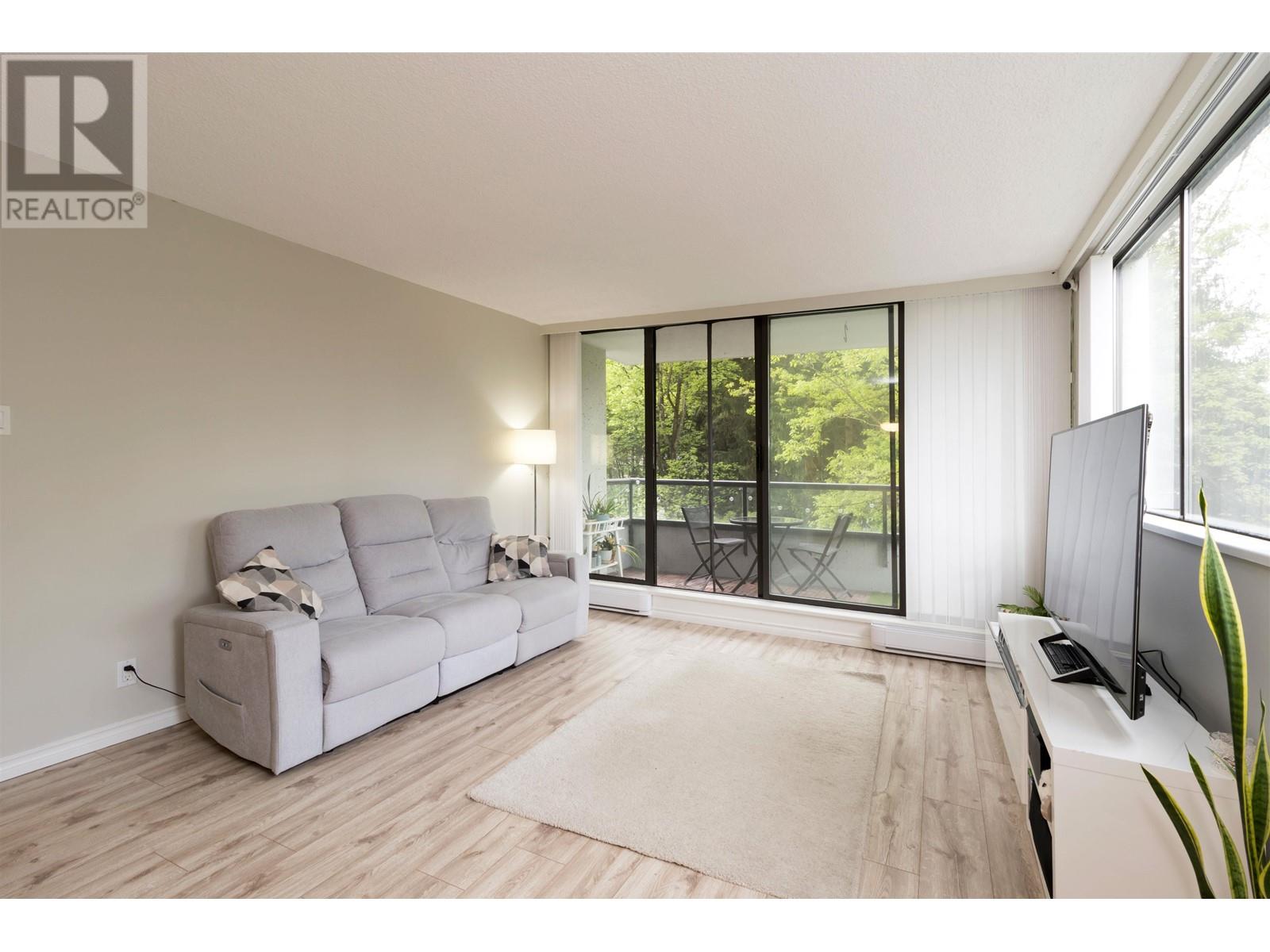 304 9521 Cardston Court, Burnaby, British Columbia  V3N 4R8 - Photo 3 - R3003025