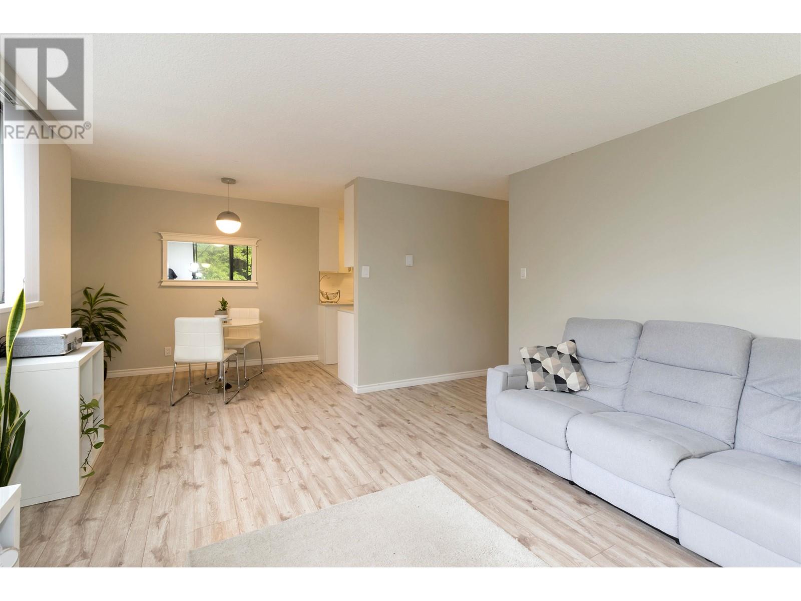 304 9521 Cardston Court, Burnaby, British Columbia  V3N 4R8 - Photo 4 - R3003025