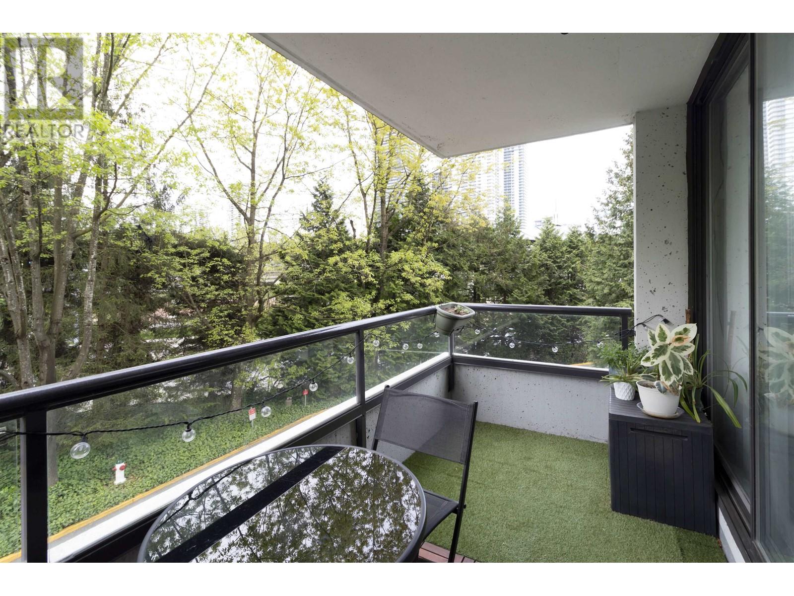 304 9521 Cardston Court, Burnaby, British Columbia  V3N 4R8 - Photo 6 - R3003025