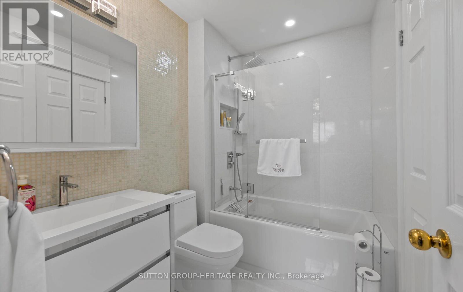 716 Sandcastle Court, Pickering (West Shore), Ontario  L1W 3Z3 - Photo 16 - E12148956