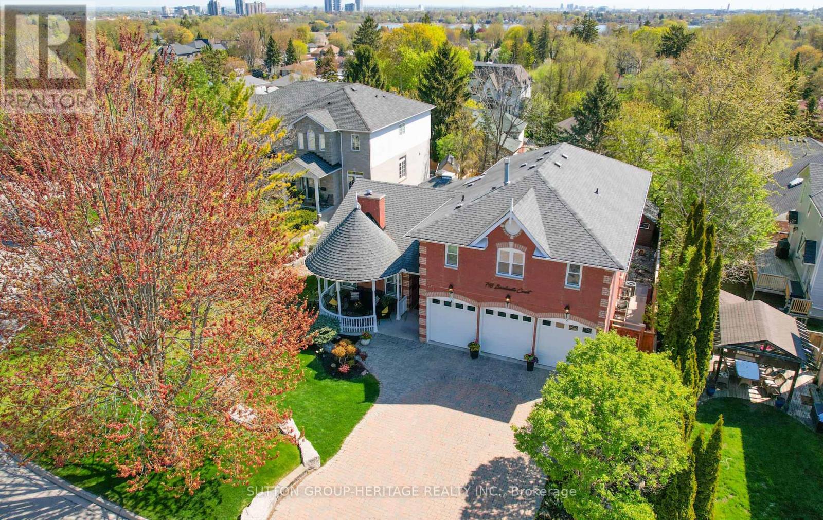 716 Sandcastle Court, Pickering (West Shore), Ontario  L1W 3Z3 - Photo 3 - E12148956