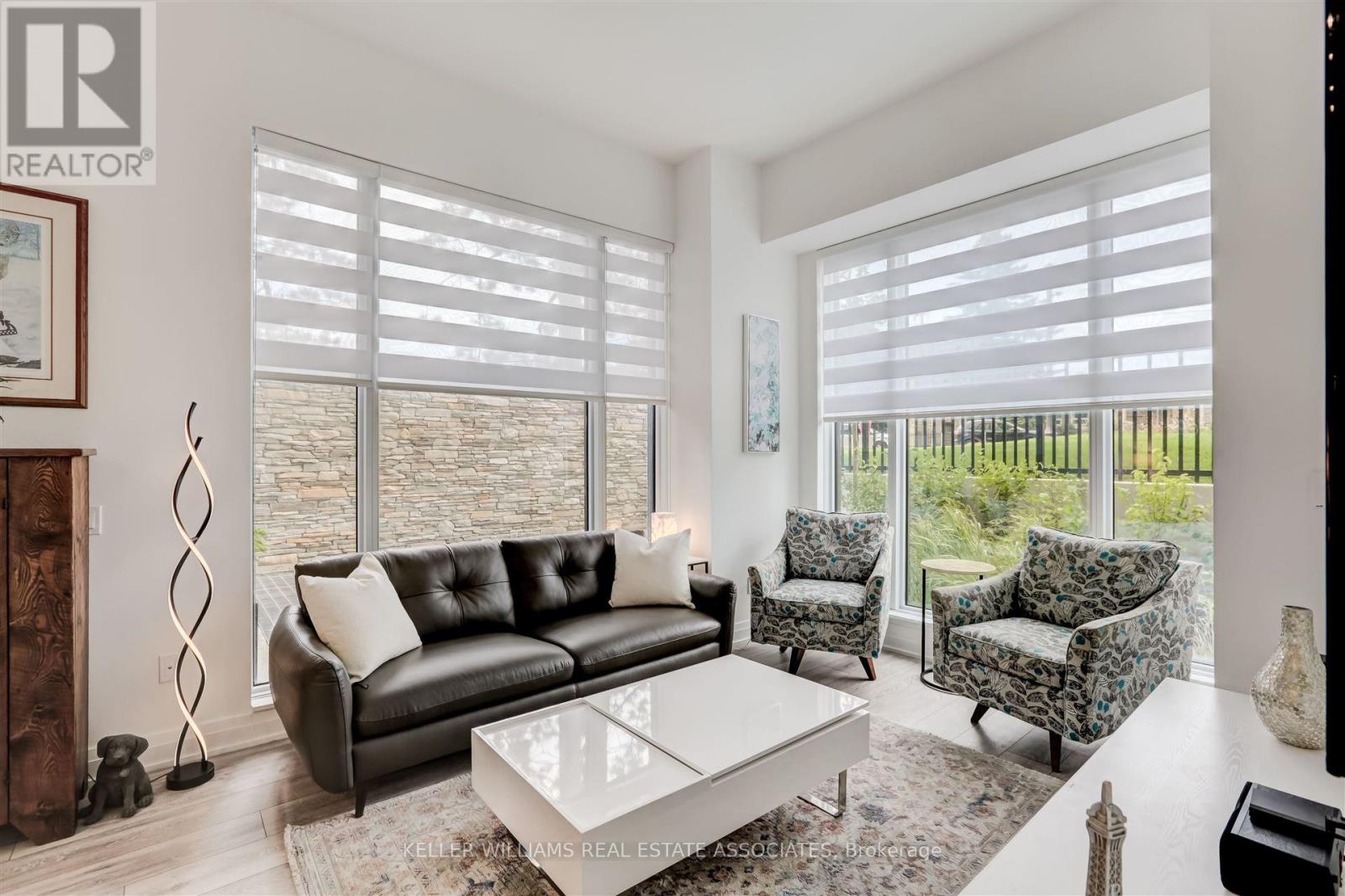 105 - 21 Park Street E, Mississauga, Ontario  L5G 1L7 - Photo 11 - W12143936