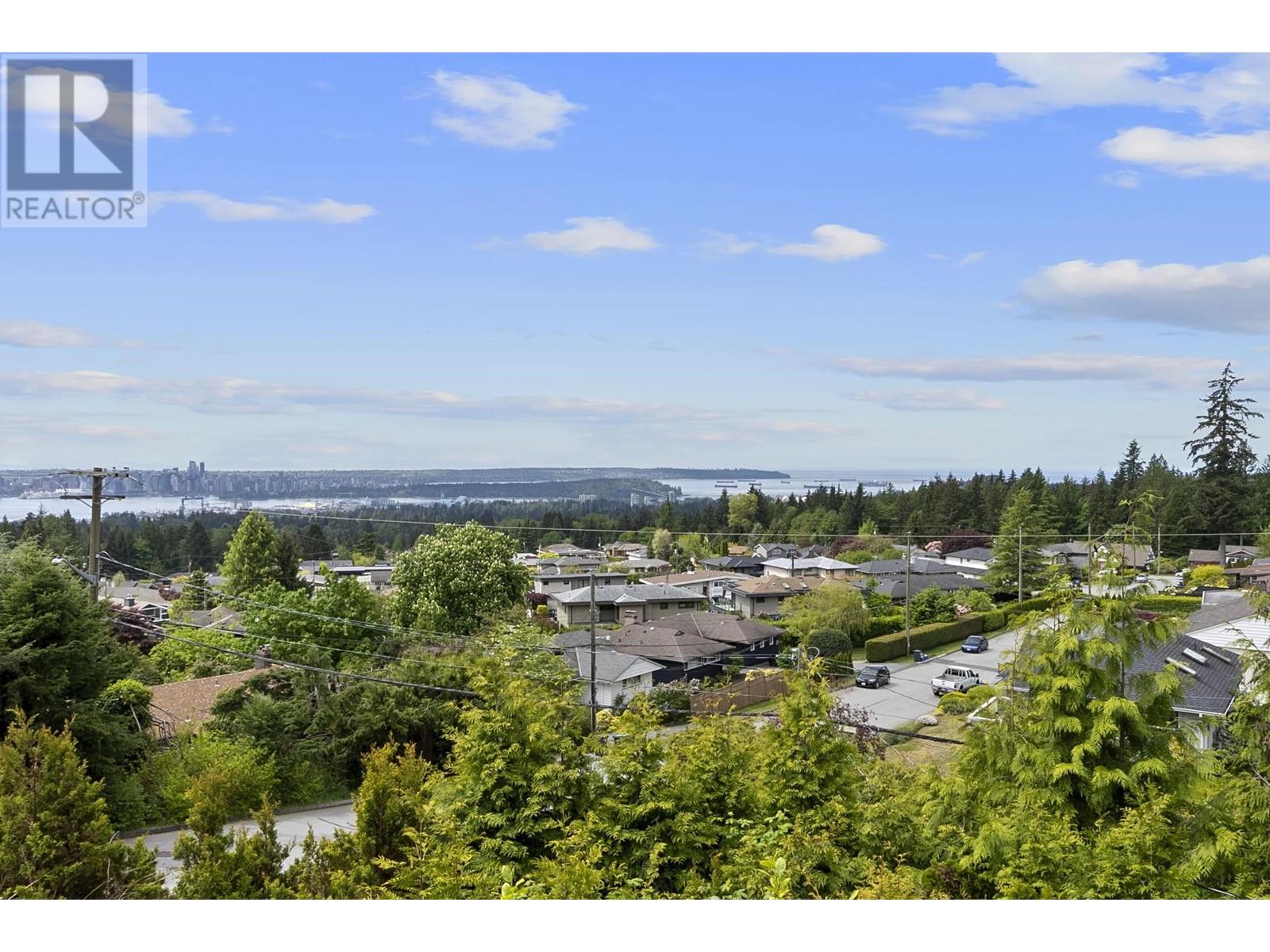 4325 Delbrook Avenue, North Vancouver, British Columbia  V7N 4A5 - Photo 1 - R3003028