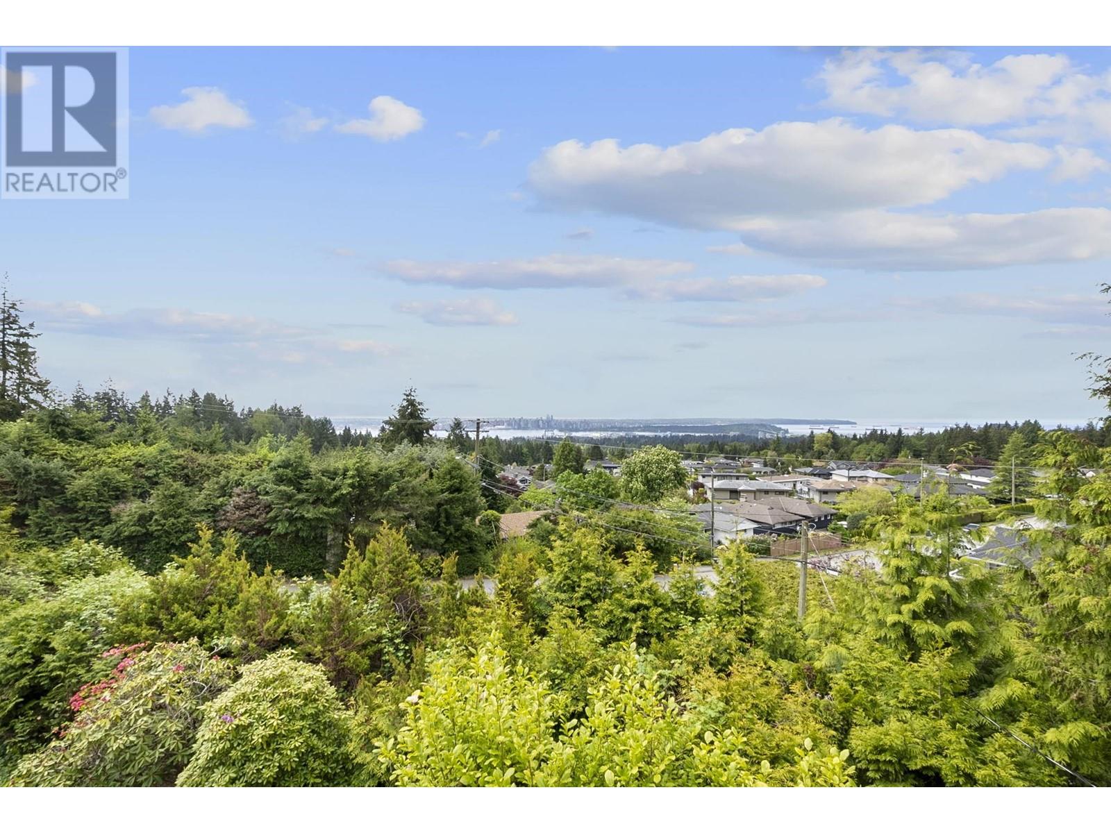 4325 Delbrook Avenue, North Vancouver, British Columbia  V7N 4A5 - Photo 35 - R3003028