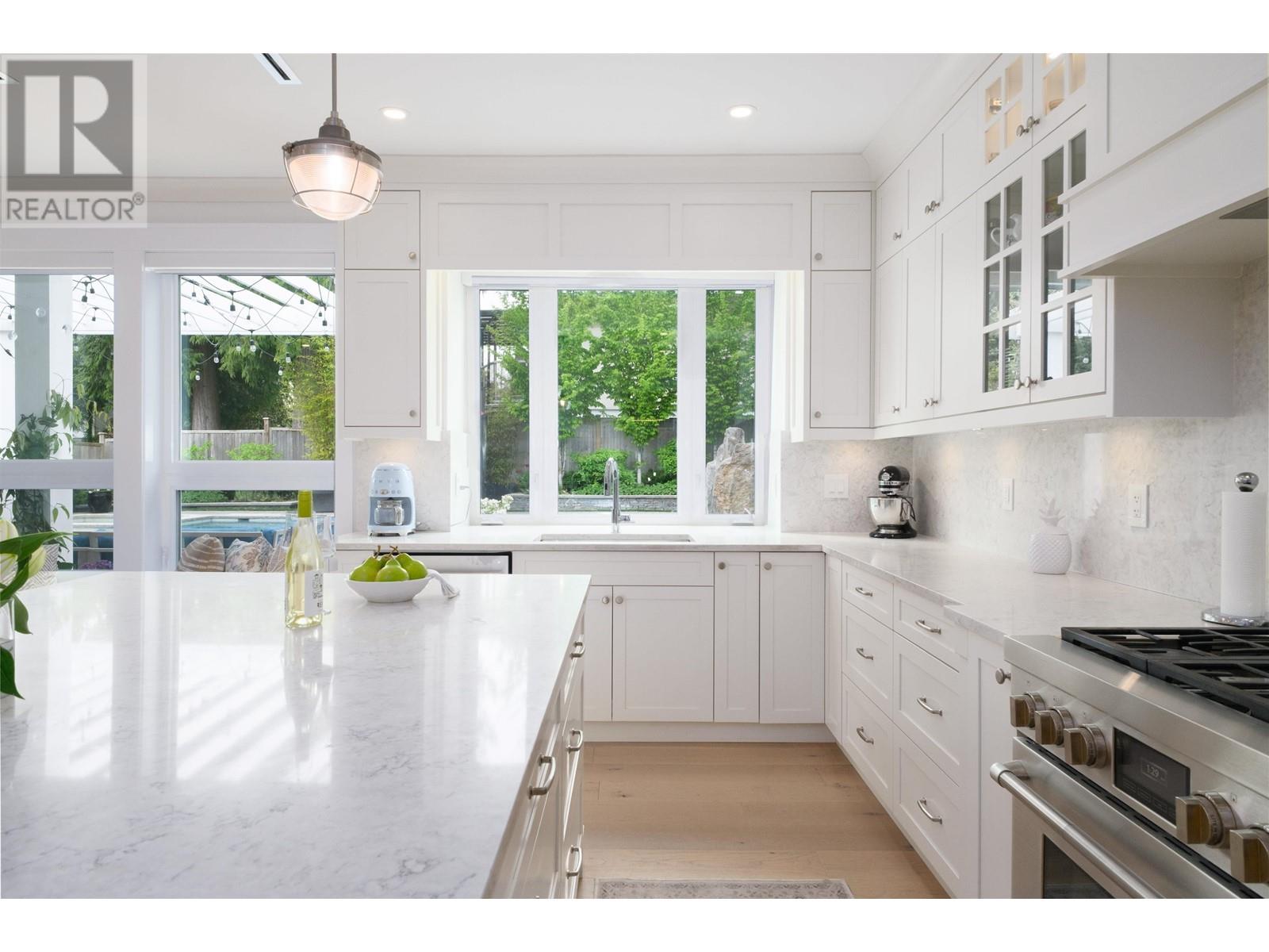 3715 Campbell Avenue, North Vancouver, British Columbia  V7K 2M4 - Photo 12 - R3003037
