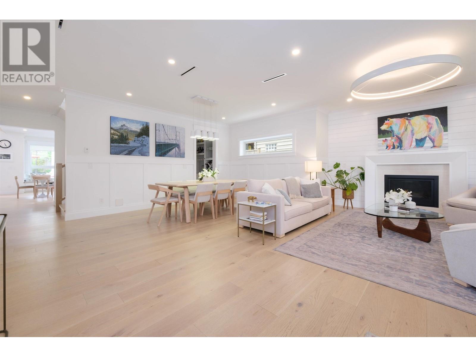 3715 Campbell Avenue, North Vancouver, British Columbia  V7K 2M4 - Photo 2 - R3003037