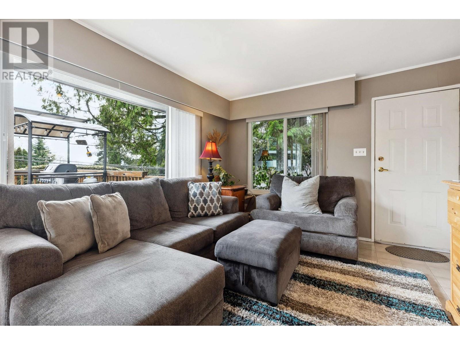 3820 Calder Avenue, North Vancouver, British Columbia  V7N 3S3 - Photo 5 - R3003073