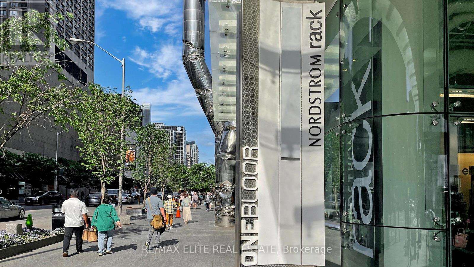 5606 - 1 Bloor Street E, Toronto, Ontario  M4W 0A8 - Photo 2 - C12149108