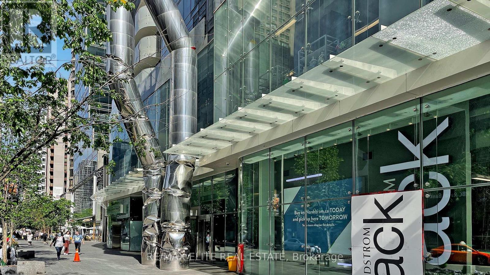 5606 - 1 Bloor Street E, Toronto, Ontario  M4W 0A8 - Photo 3 - C12149108