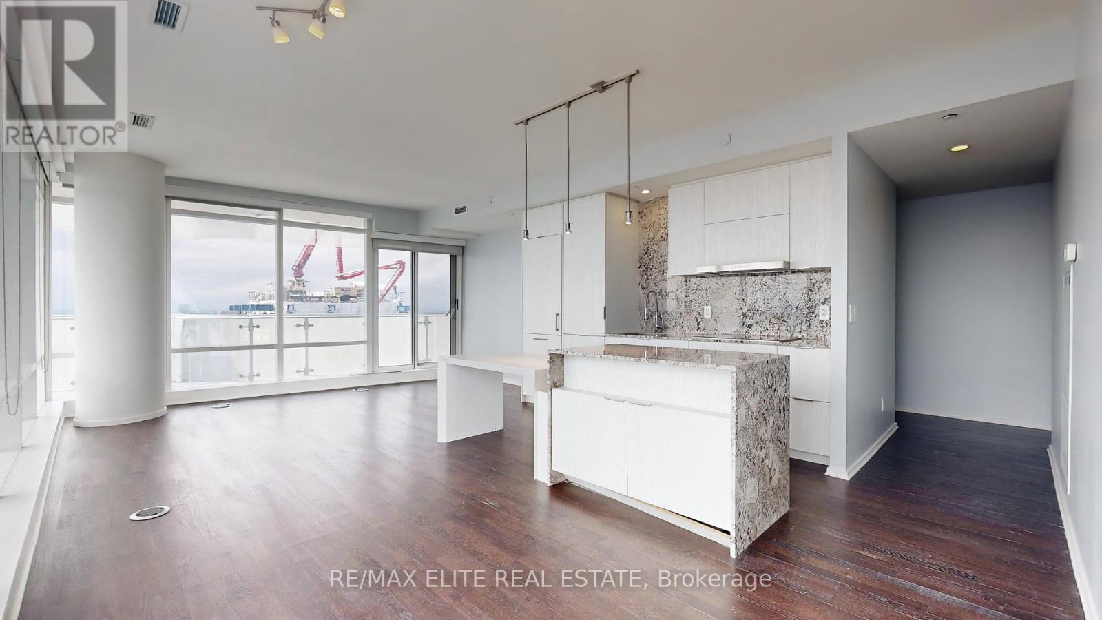 5606 - 1 Bloor Street E, Toronto, Ontario  M4W 0A8 - Photo 7 - C12149108