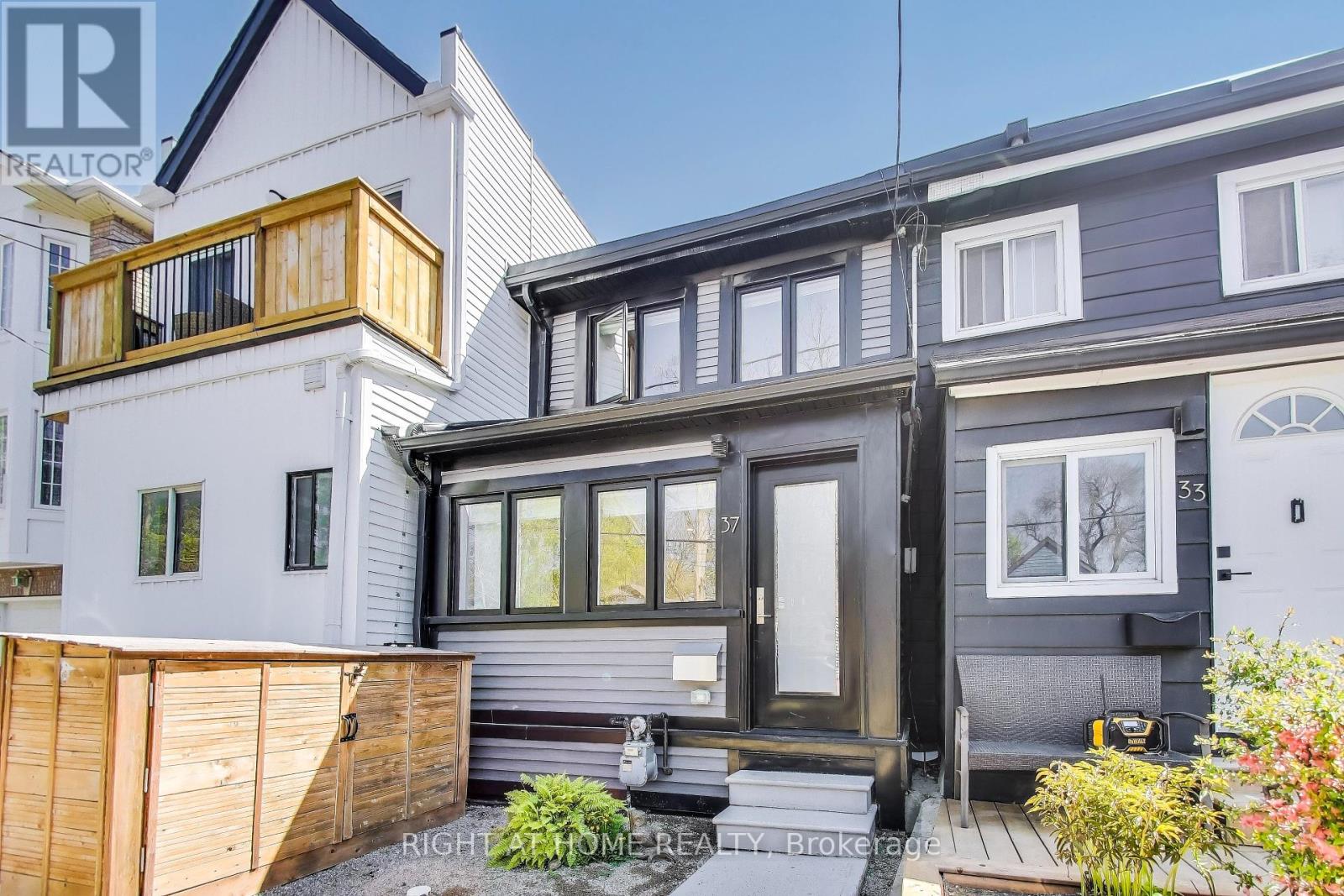 37 CRAVEN ROAD, Toronto, Ontario