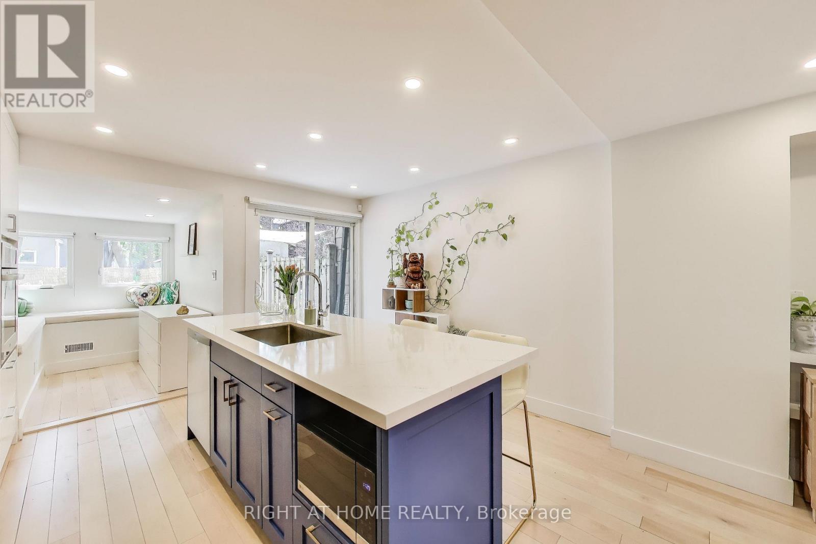 37 Craven Road, Toronto, Ontario  M4L 2Z4 - Photo 11 - E12149121