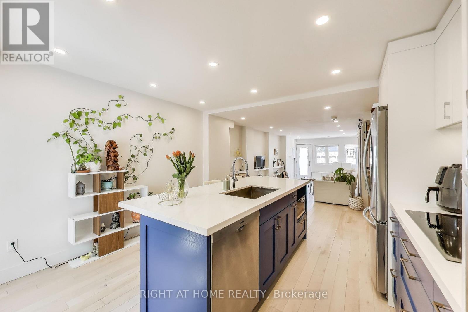 37 Craven Road, Toronto, Ontario  M4L 2Z4 - Photo 12 - E12149121