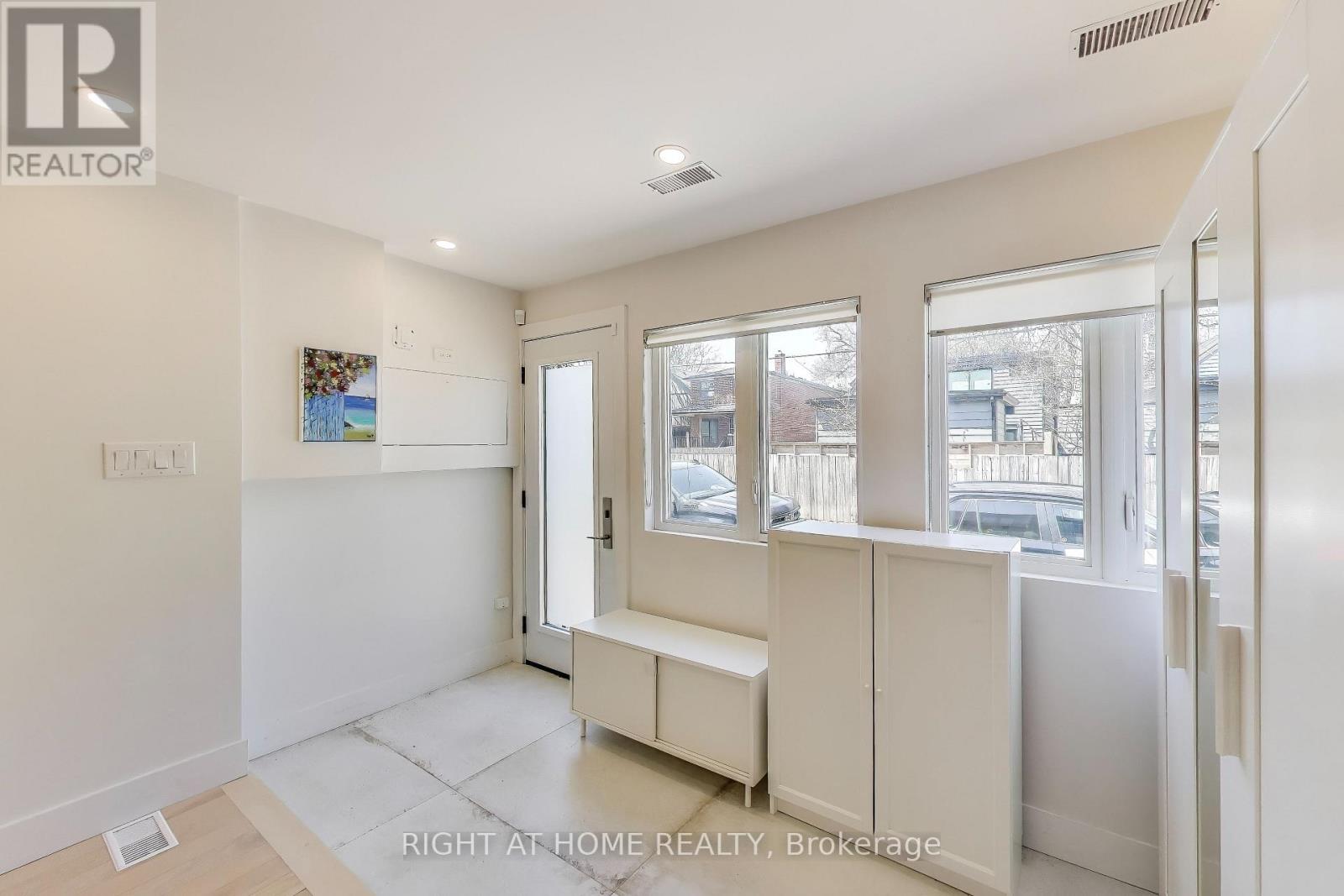 37 Craven Road, Toronto, Ontario  M4L 2Z4 - Photo 2 - E12149121