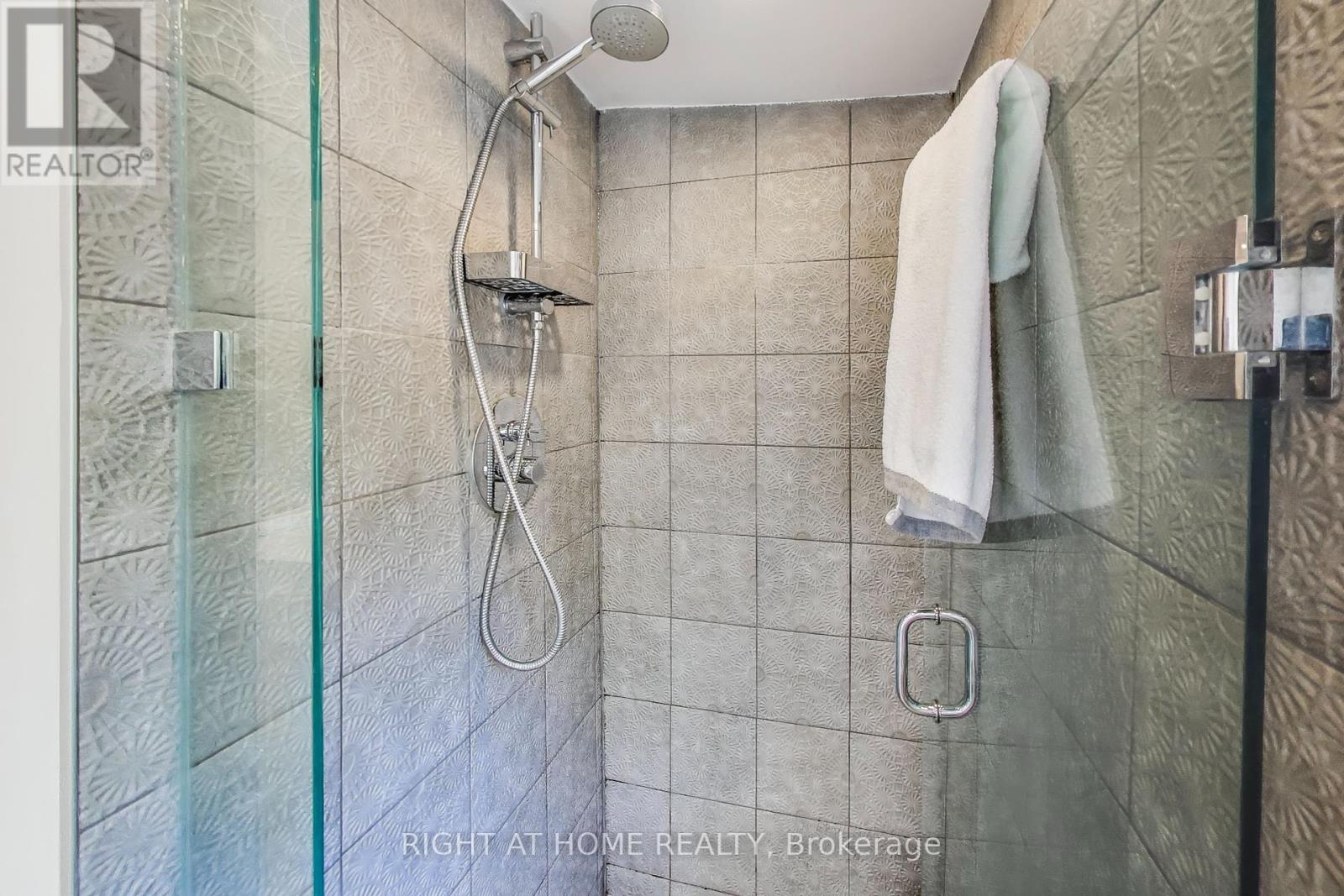 37 Craven Road, Toronto, Ontario  M4L 2Z4 - Photo 20 - E12149121