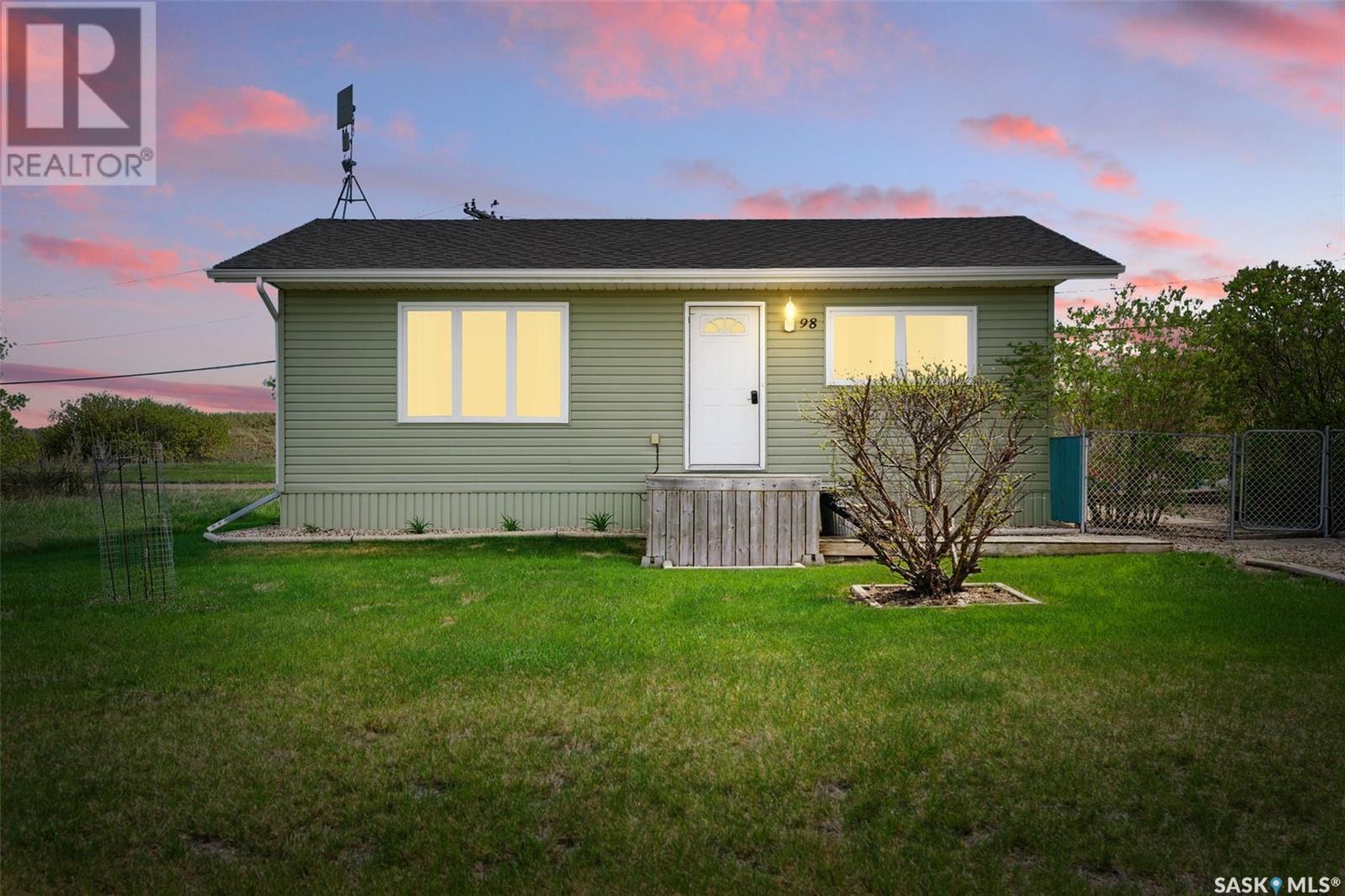 Property at 98 Lakeview AVENUE image 1