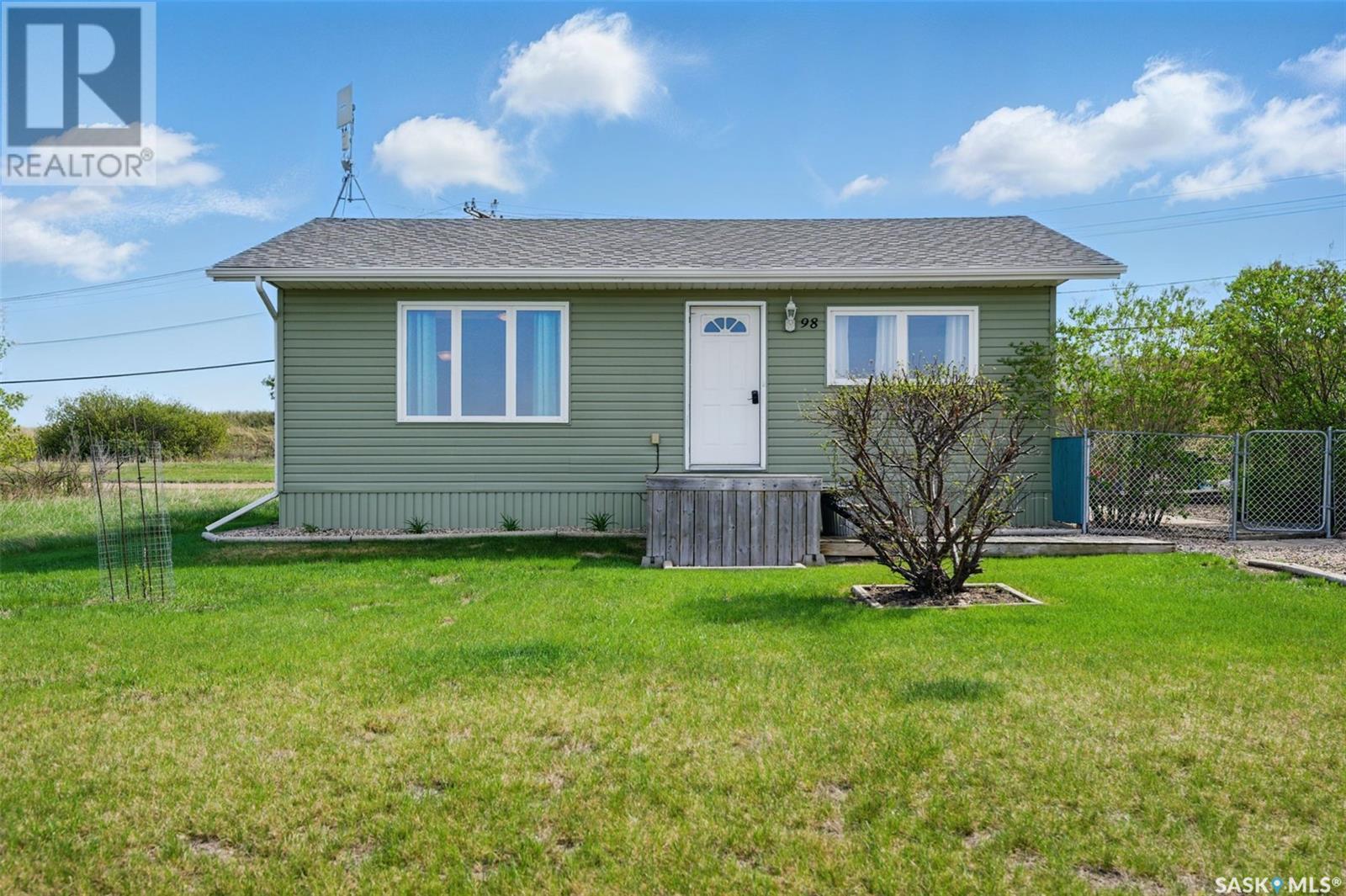 Property at 98 Lakeview AVENUE image 2