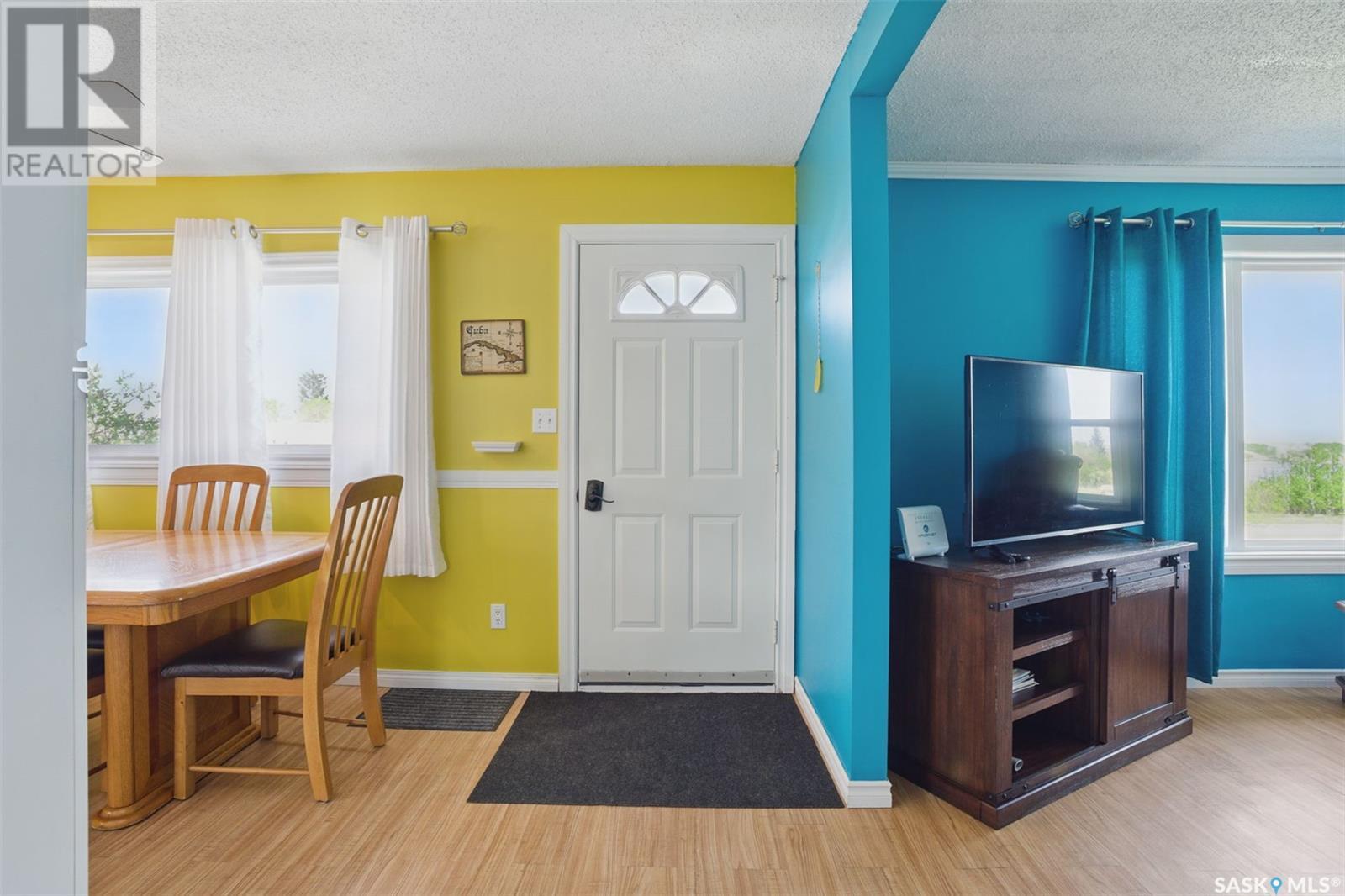 Property at 98 Lakeview AVENUE image 3