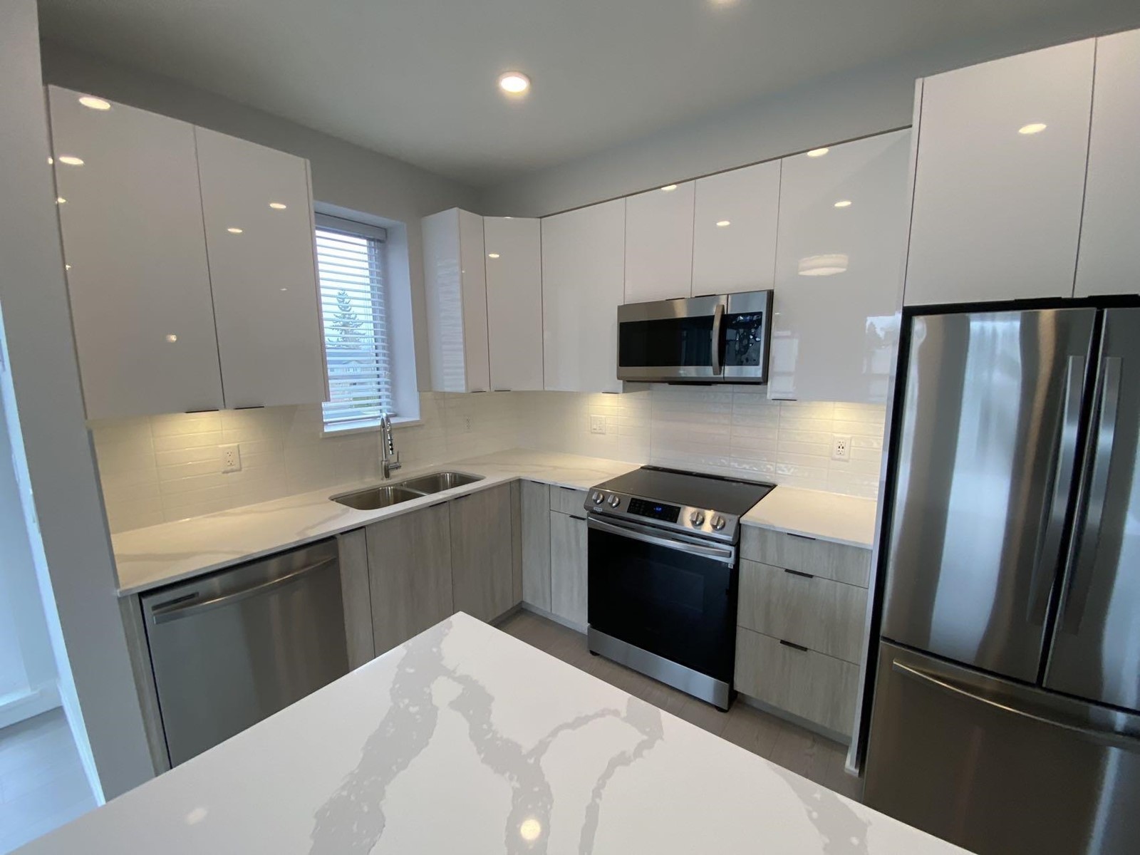 306 5486 199a Street, Langley, British Columbia  V3A 0N6 - Photo 2 - R3003110