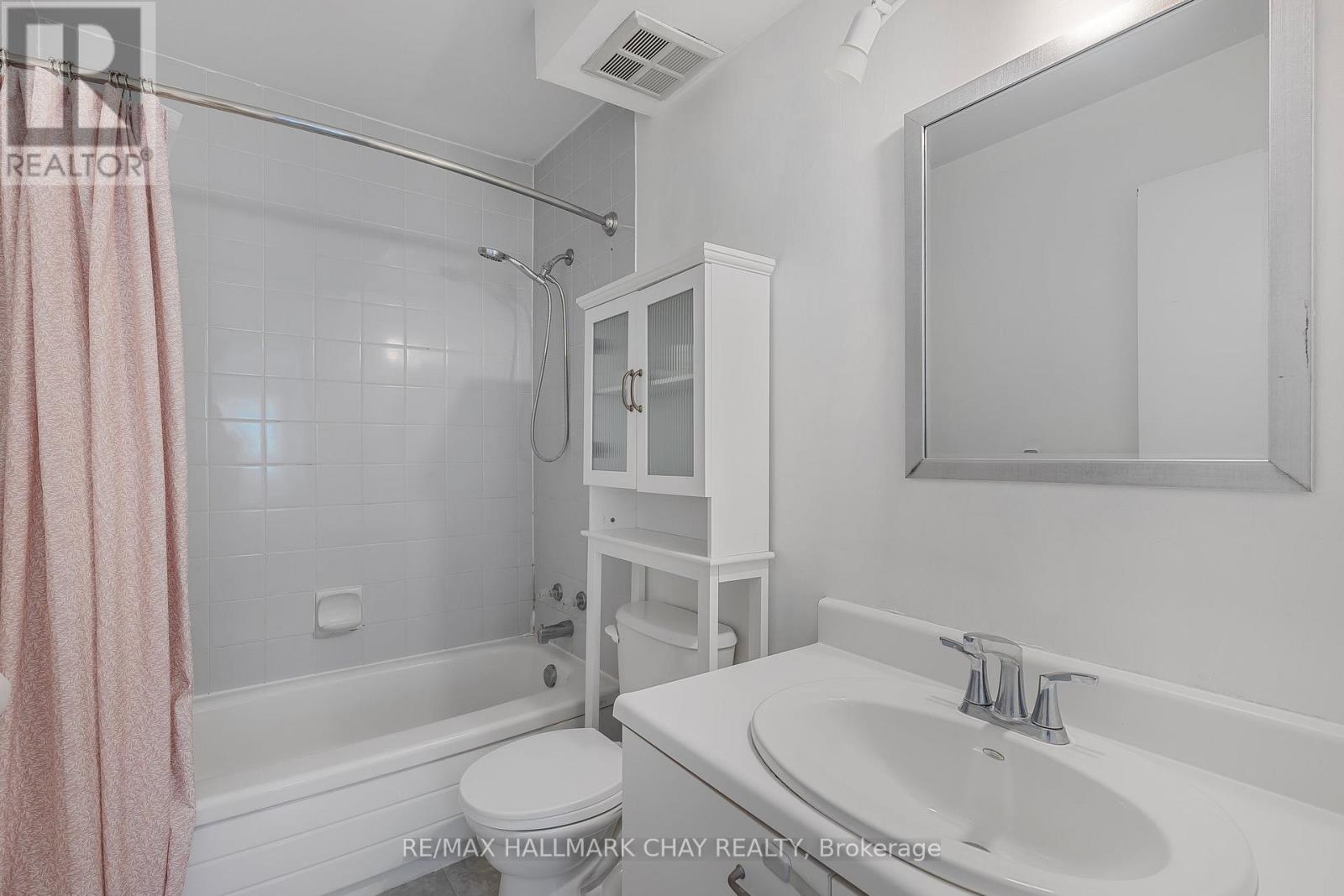 209 - 126 Bell Farm Road, Barrie, Ontario  L4M 6J3 - Photo 15 - S12149103