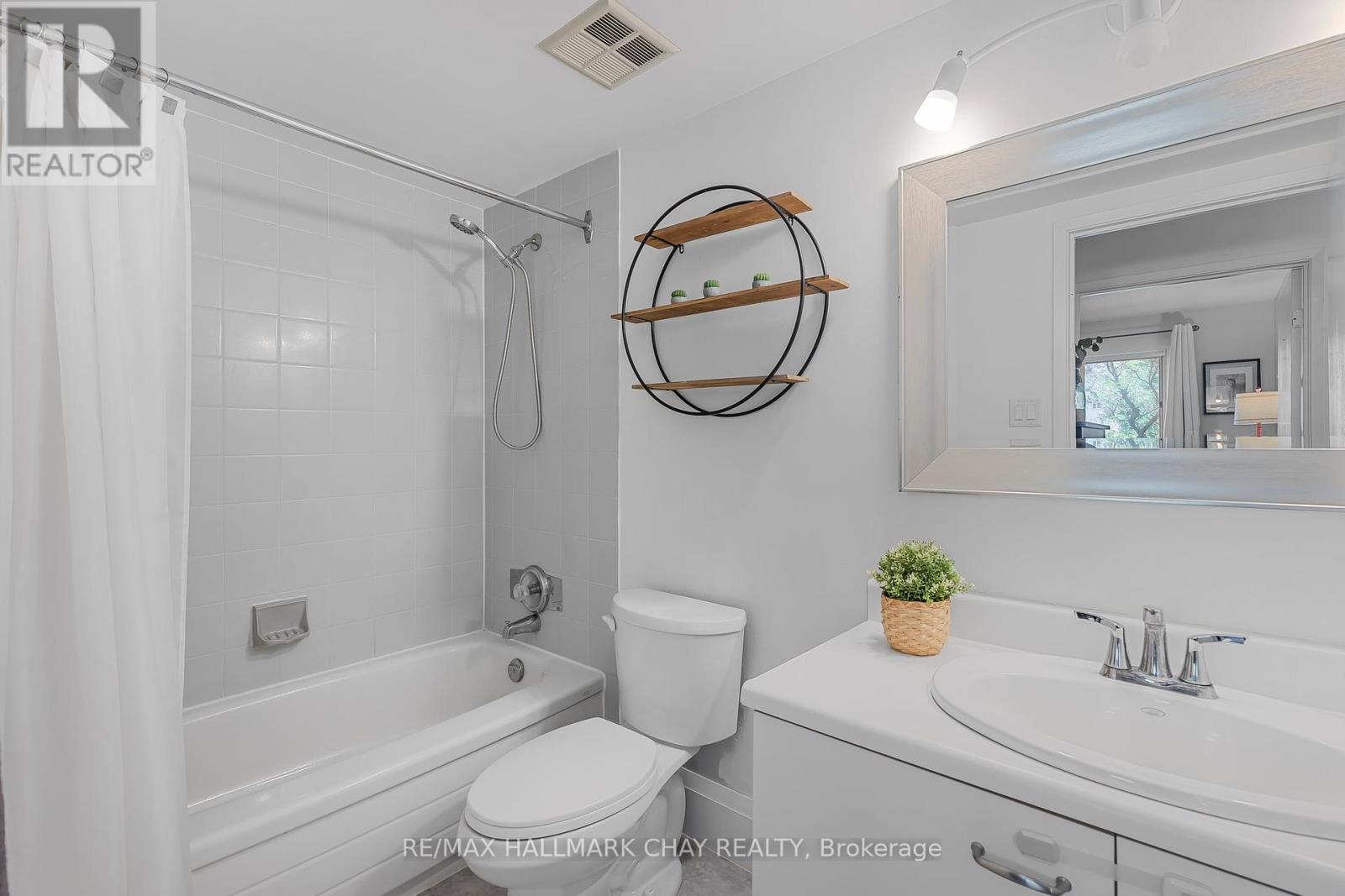 209 - 126 Bell Farm Road, Barrie, Ontario  L4M 6J3 - Photo 17 - S12149103