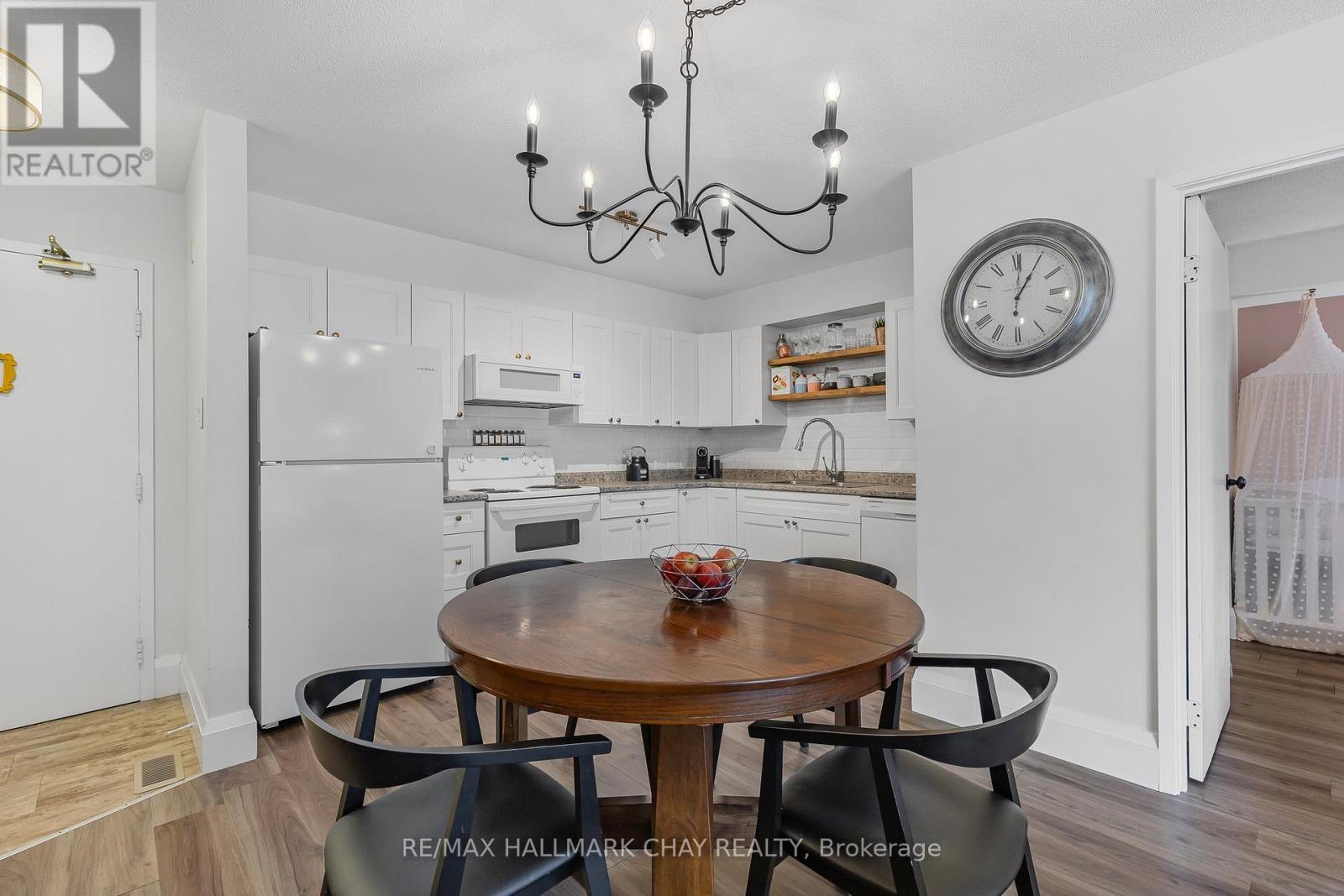 209 - 126 Bell Farm Road, Barrie, Ontario  L4M 6J3 - Photo 6 - S12149103