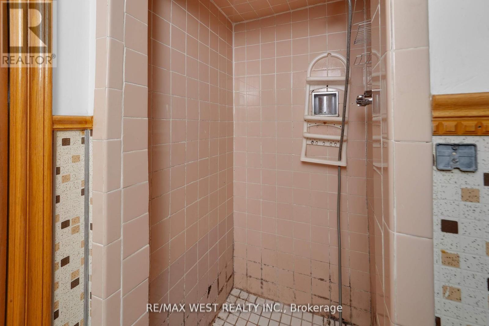 661 Beresford Avenue, Toronto (Runnymede-Bloor West Village), Ontario  M6S 3C4 - Photo 15 - W12149118