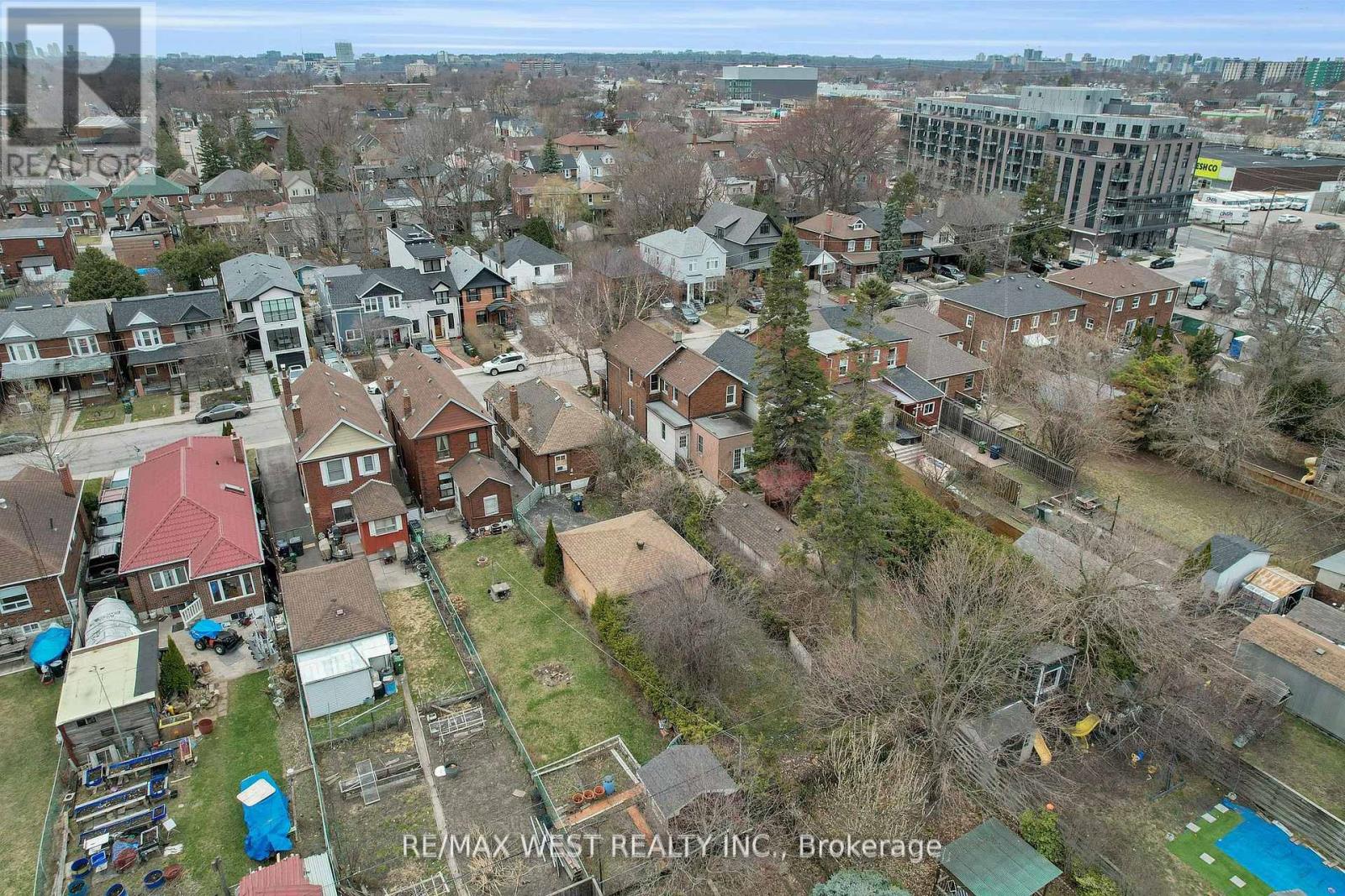 661 Beresford Avenue, Toronto (Runnymede-Bloor West Village), Ontario  M6S 3C4 - Photo 23 - W12149118