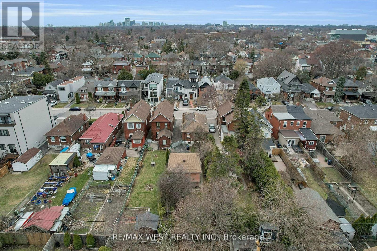 661 Beresford Avenue, Toronto (Runnymede-Bloor West Village), Ontario  M6S 3C4 - Photo 24 - W12149118