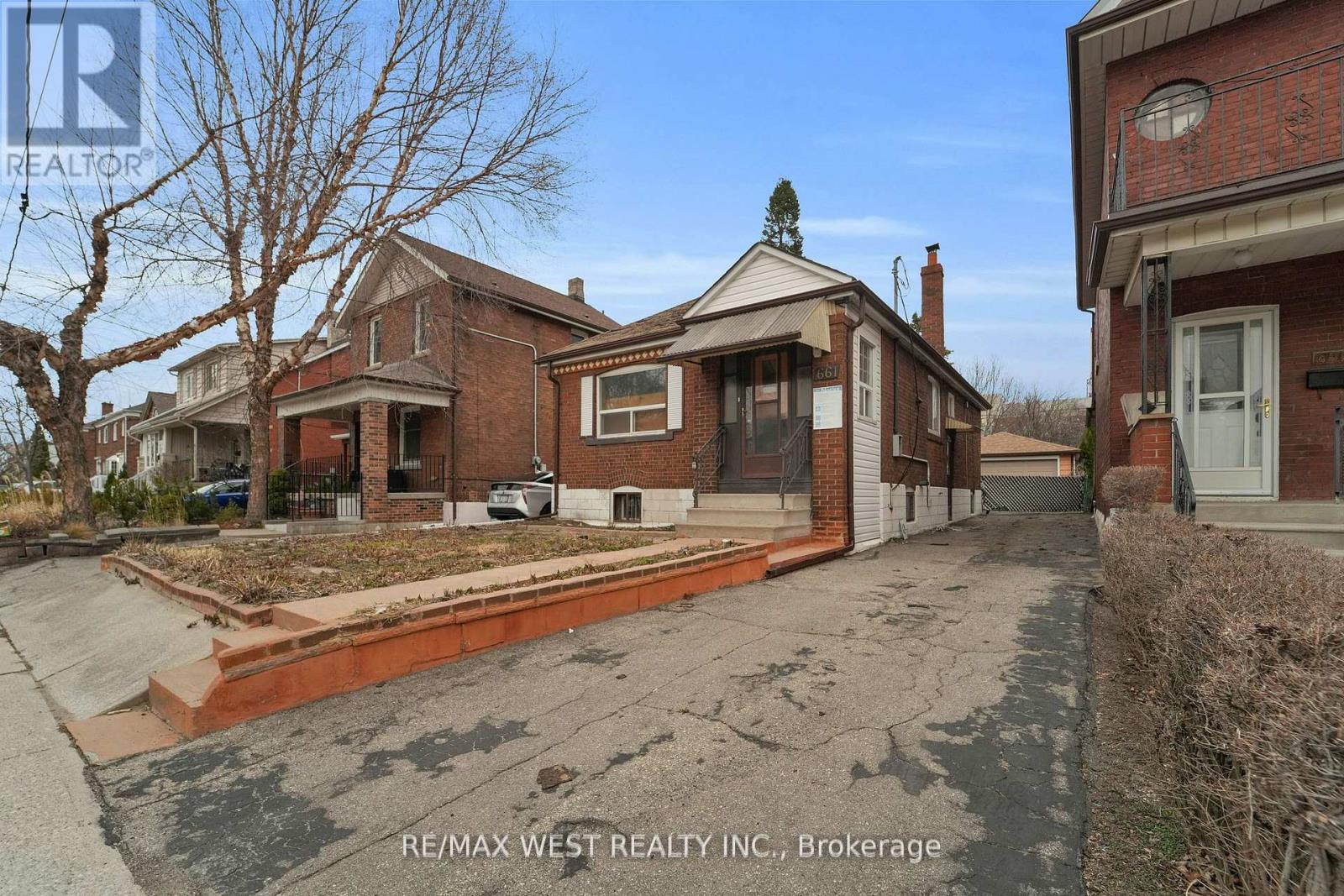661 Beresford Avenue, Toronto (Runnymede-Bloor West Village), Ontario  M6S 3C4 - Photo 28 - W12149118