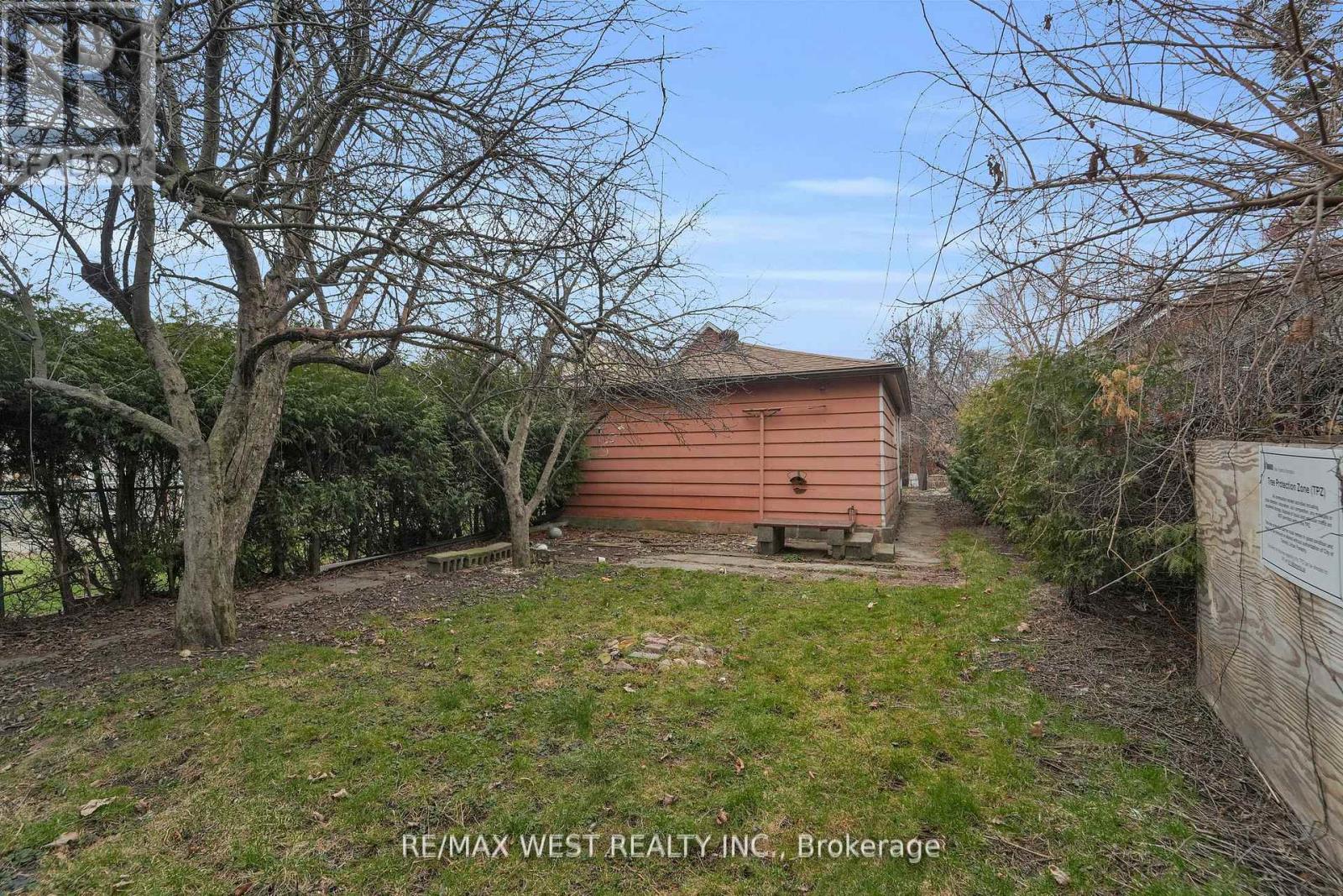 661 Beresford Avenue, Toronto (Runnymede-Bloor West Village), Ontario  M6S 3C4 - Photo 34 - W12149118