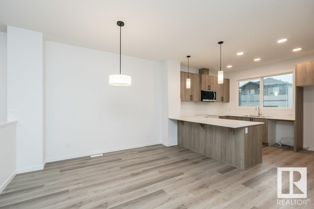 6253 175a Av Nw, Edmonton, Alberta  T5Y 4A5 - Photo 4 - E4436447