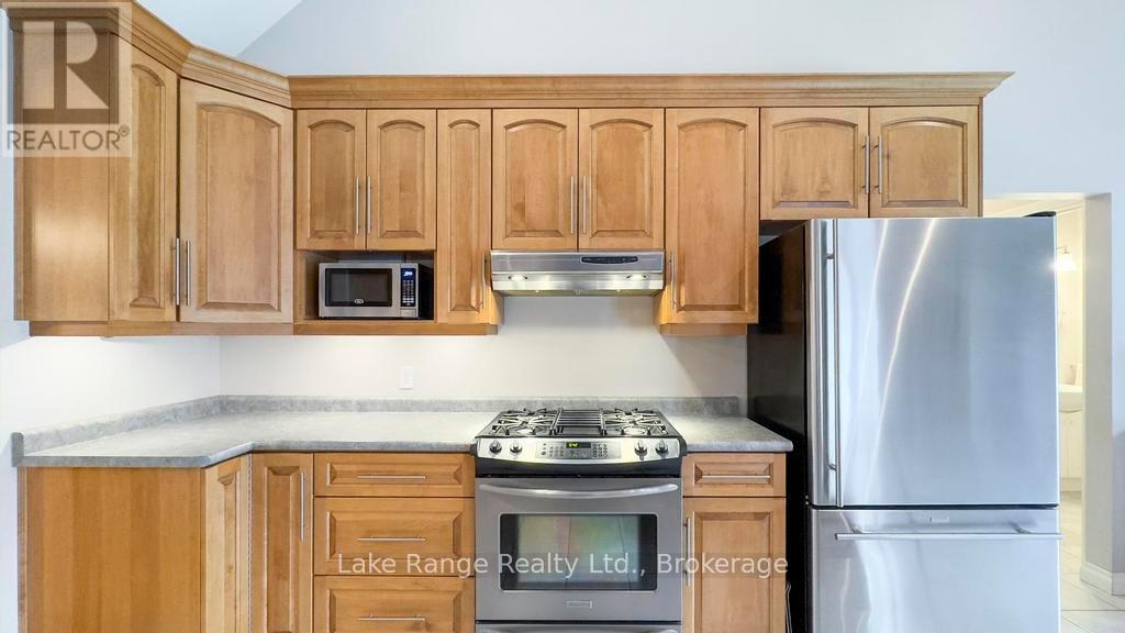 540 Attawandaron Road, Huron-Kinloss, Ontario  N2Z 2X3 - Photo 11 - X12116708