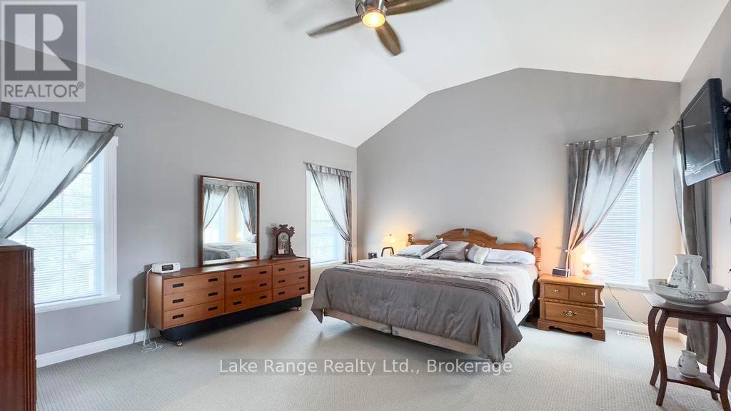 540 Attawandaron Road, Huron-Kinloss, Ontario  N2Z 2X3 - Photo 16 - X12116708