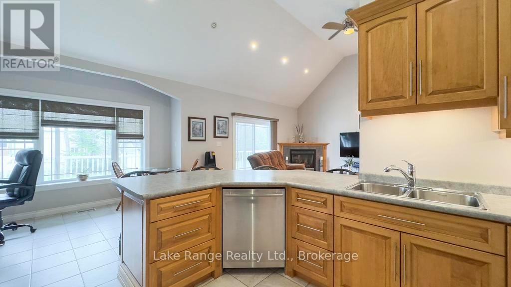 540 Attawandaron Road, Huron-Kinloss, Ontario  N2Z 2X3 - Photo 13 - X12116708