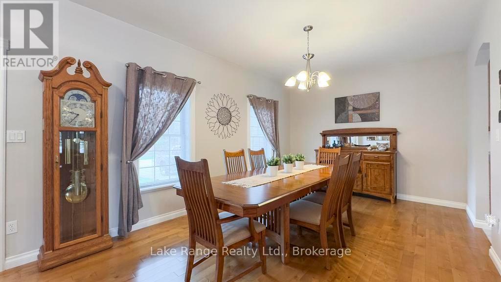 540 Attawandaron Road, Huron-Kinloss, Ontario  N2Z 2X3 - Photo 14 - X12116708