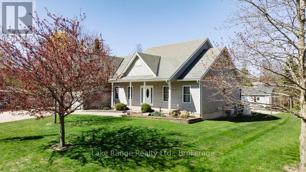 540 Attawandaron Road, Huron-Kinloss, Ontario  N2Z 2X3 - Photo 4 - X12116708