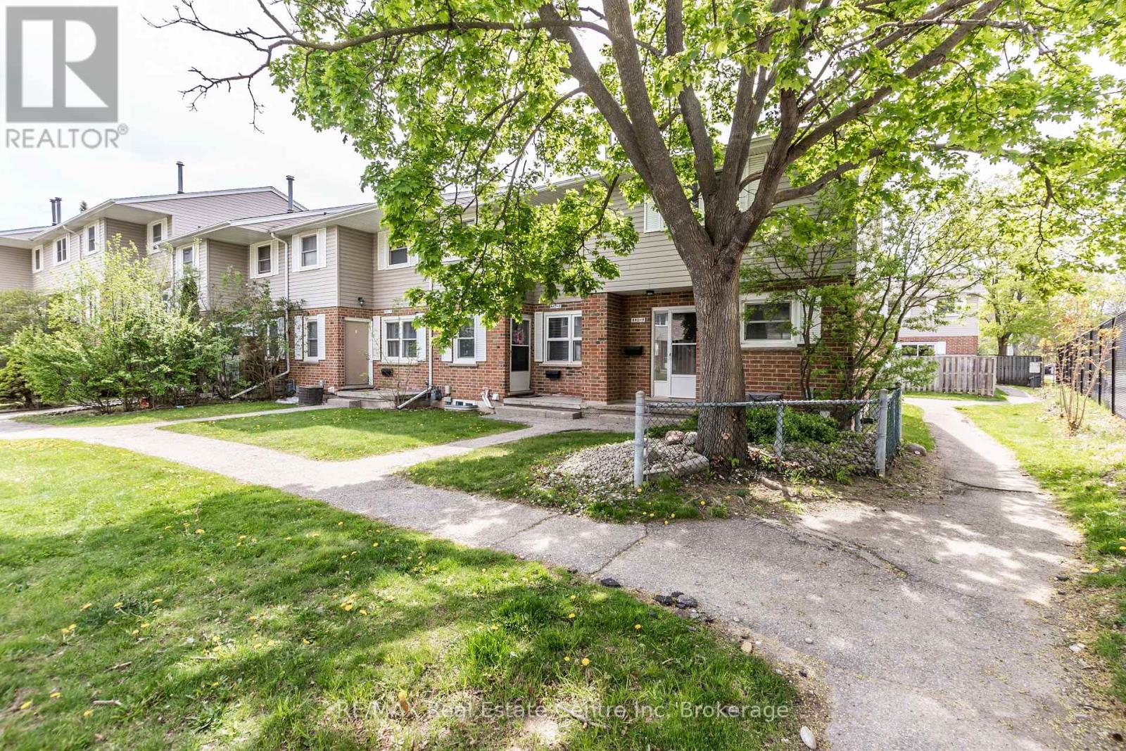 9 - 440 Pioneer Drive, Kitchener, Ontario  N2P 1H6 - Photo 3 - X12149152