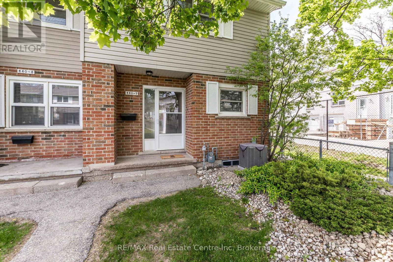 9 - 440 Pioneer Drive, Kitchener, Ontario  N2P 1H6 - Photo 4 - X12149152