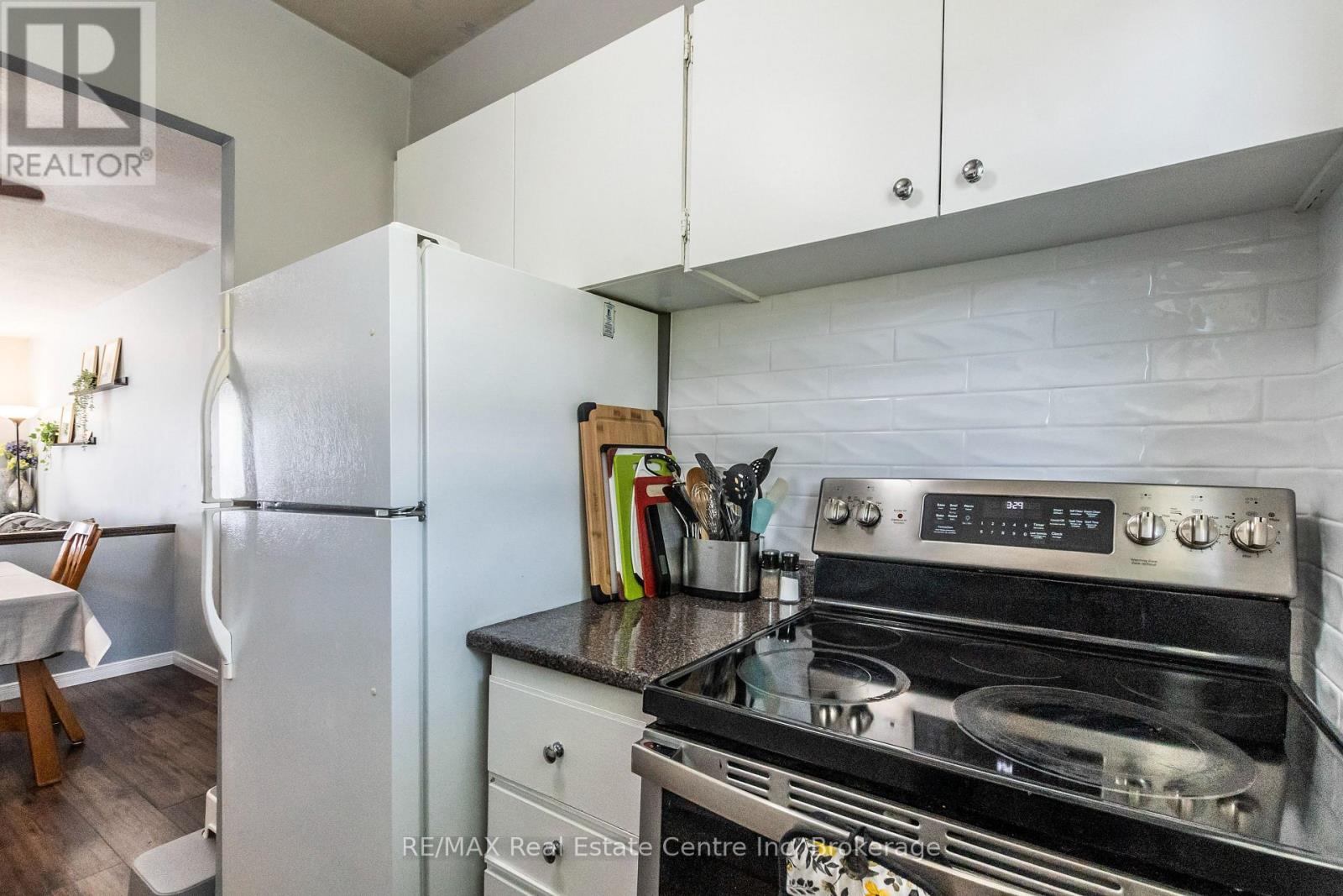 9 - 440 Pioneer Drive, Kitchener, Ontario  N2P 1H6 - Photo 9 - X12149152
