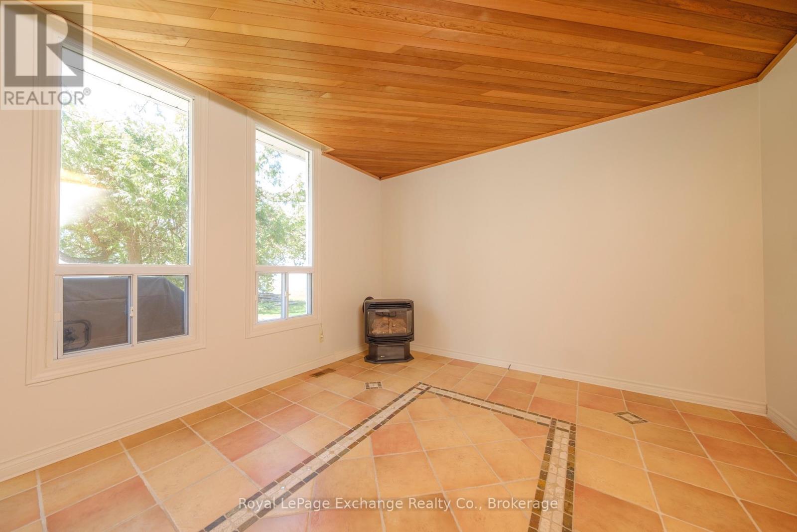 185 Huron Road, Huron-Kinloss, Ontario  N2Z 2X3 - Photo 24 - X12149188