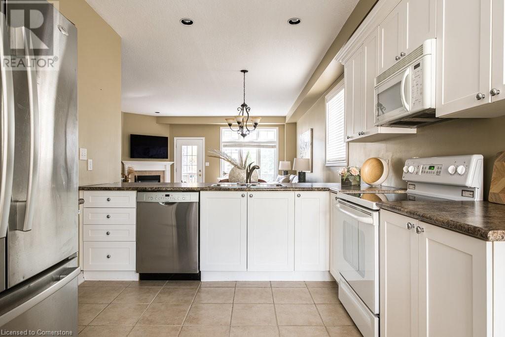 15 Goldenview Court, Waterdown, Ontario  L8B 0L2 - Photo 8 - 40728622