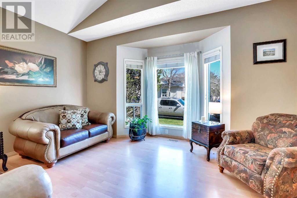 189 Coventry Place Ne, Calgary, Alberta  T3K 4A6 - Photo 4 - A2218895