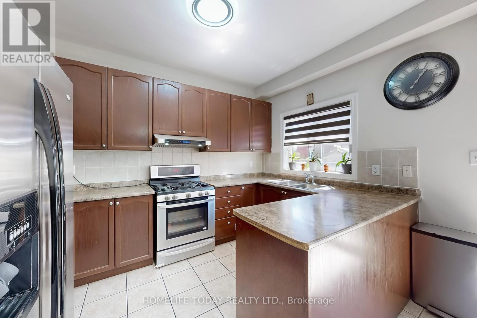 40 Oblate Crescent, Brampton, Ontario  L6Y 0L3 - Photo 16 - W12149130