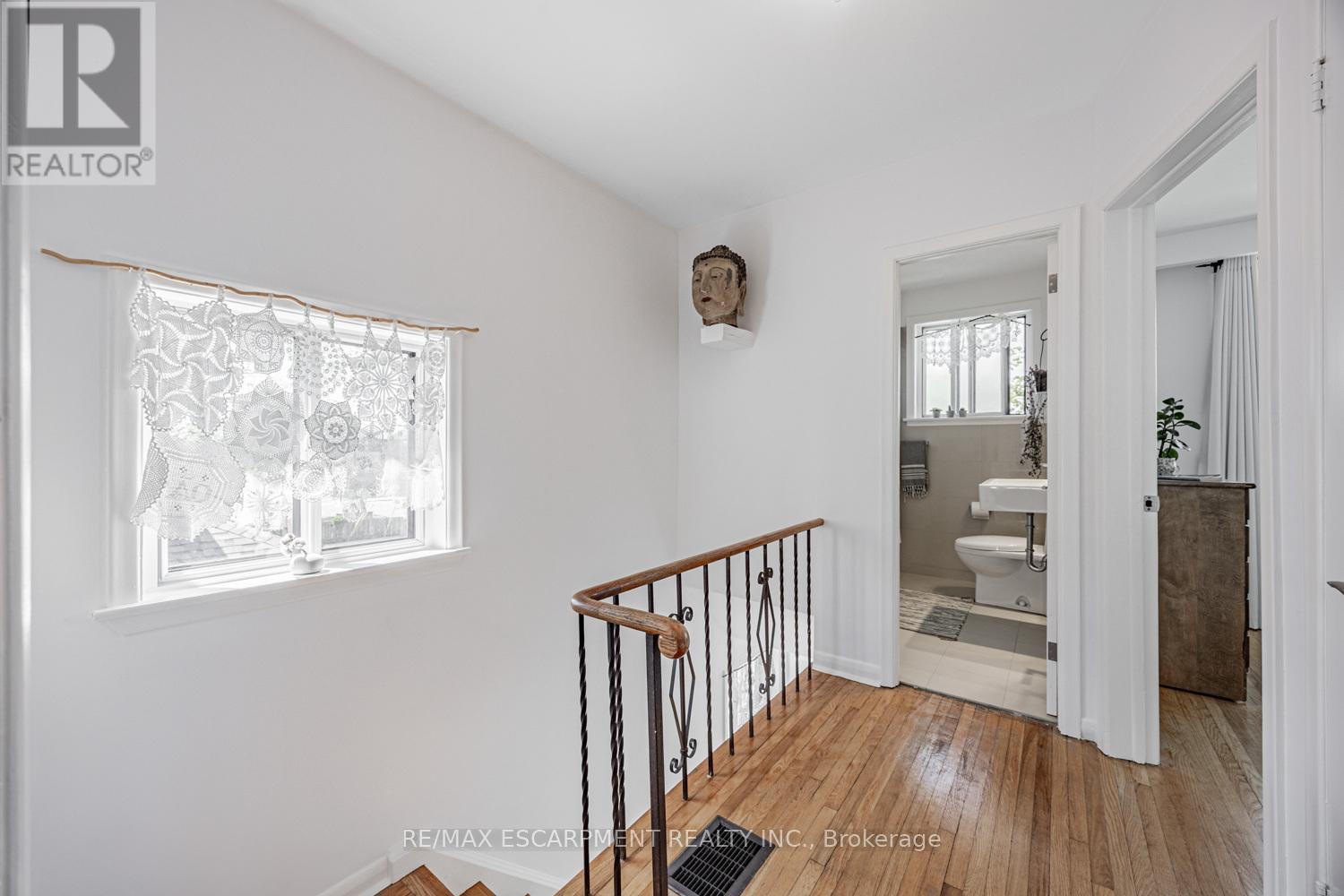 35 Woodenhill Court, Toronto, Ontario  M6M 1K6 - Photo 24 - W12149181