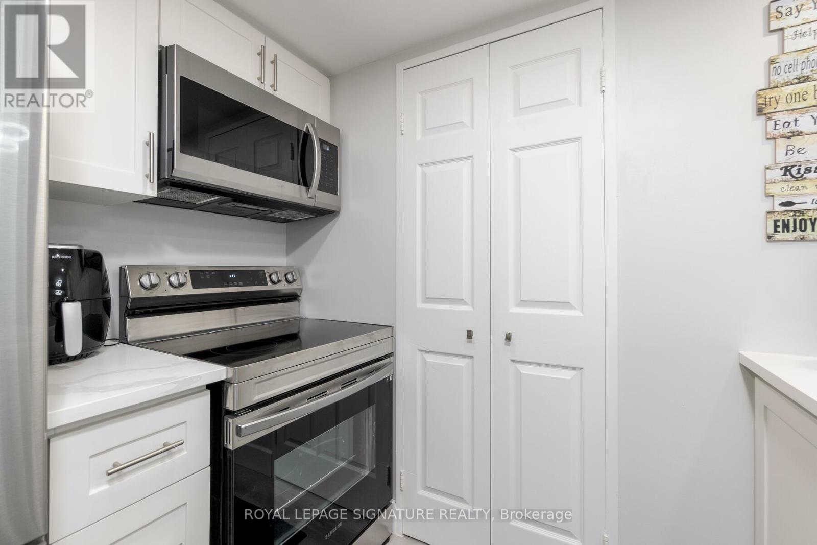 406 - 265 Enfield Place, Mississauga, Ontario  L5B 3Y7 - Photo 6 - W12149190