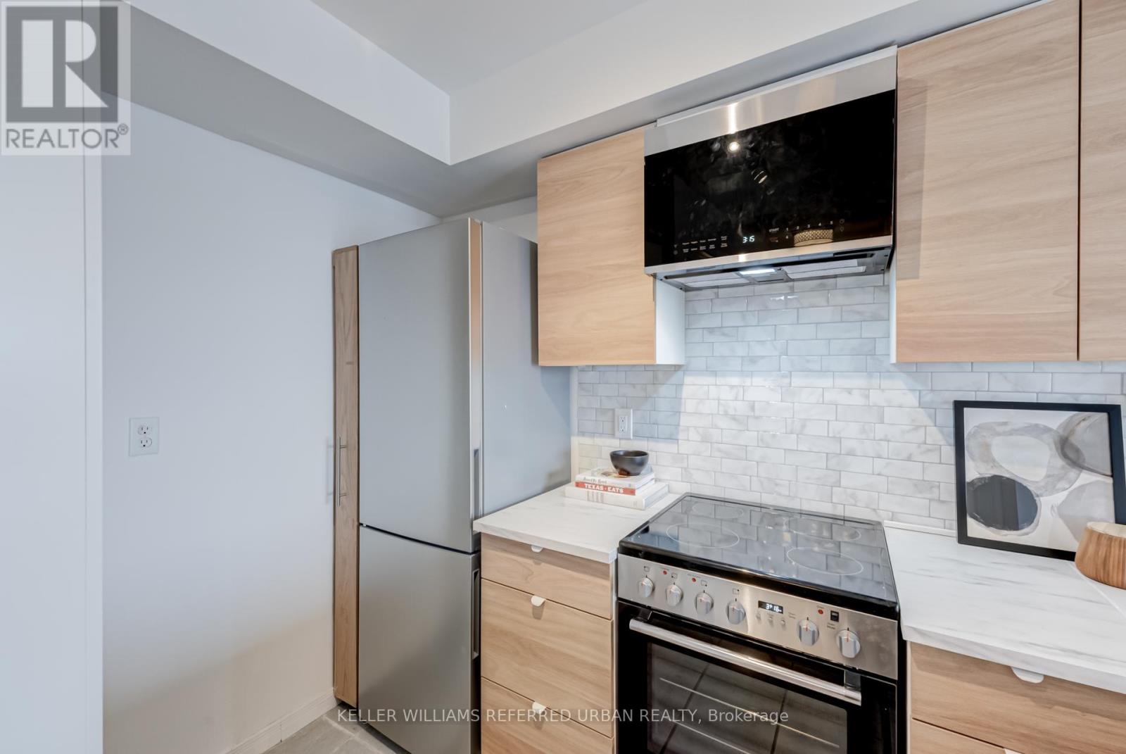 703 - 140 Bathurst Street, Toronto, Ontario  M5V 3N8 - Photo 11 - C12113740